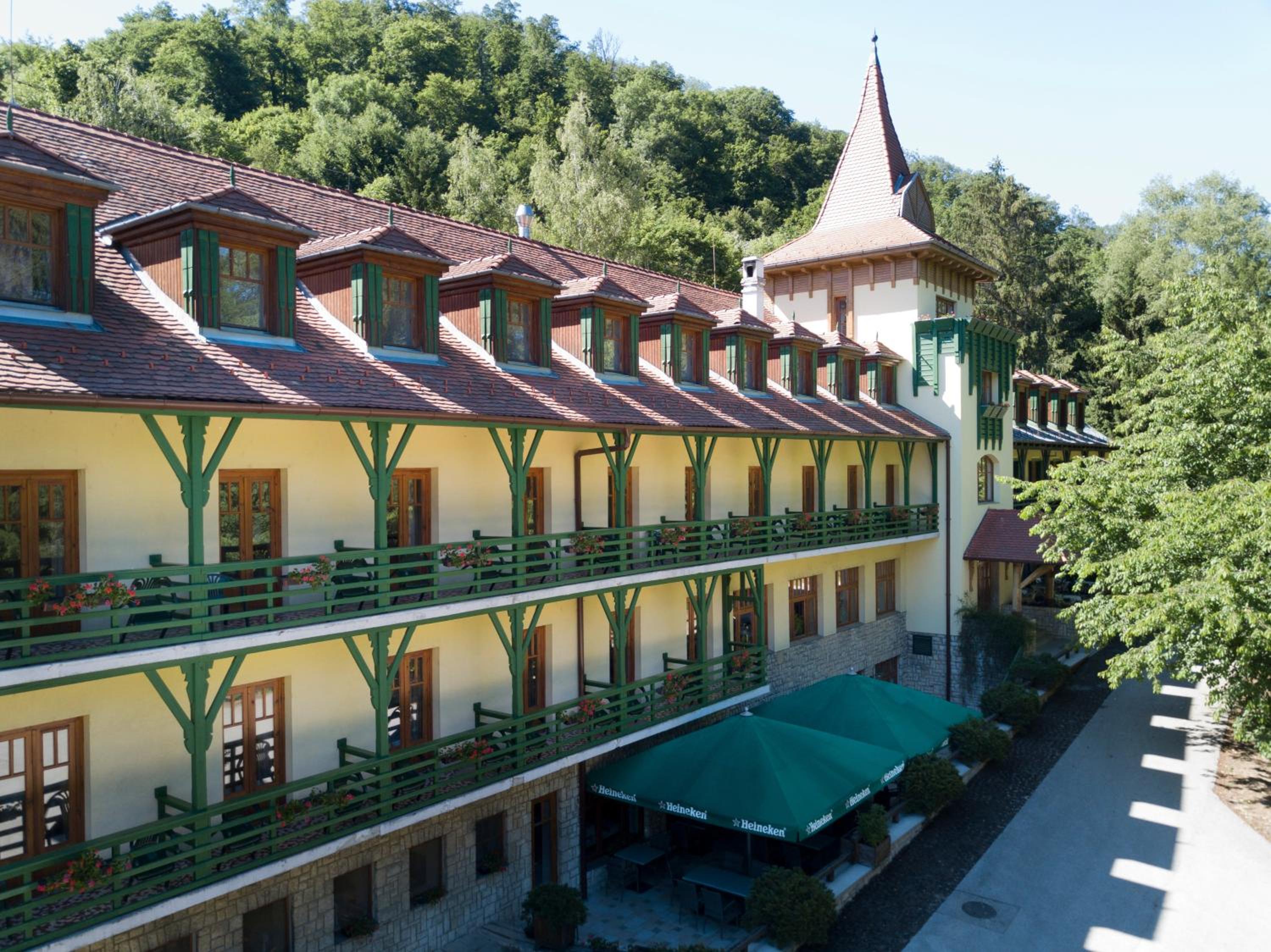 Standard Twin Room with Garden View photo 3