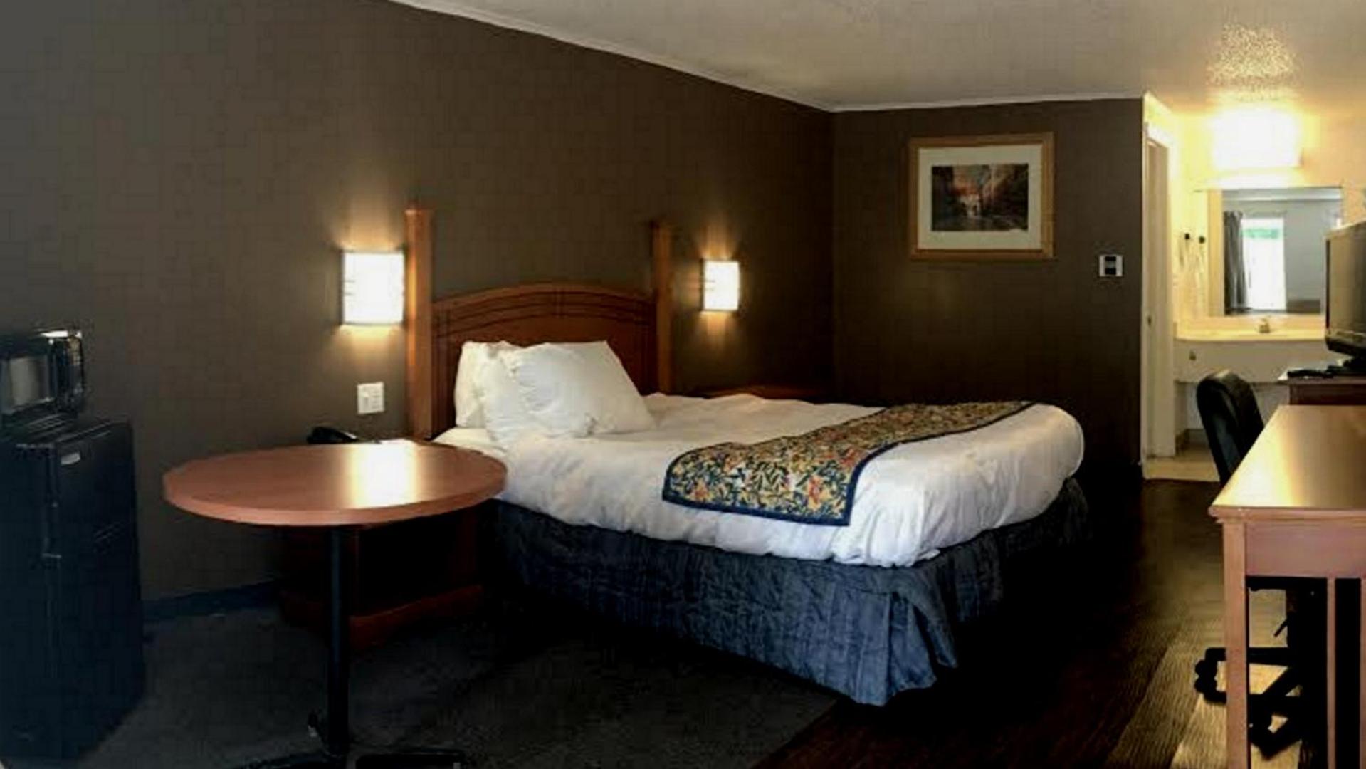 Queen Room - Photo 1