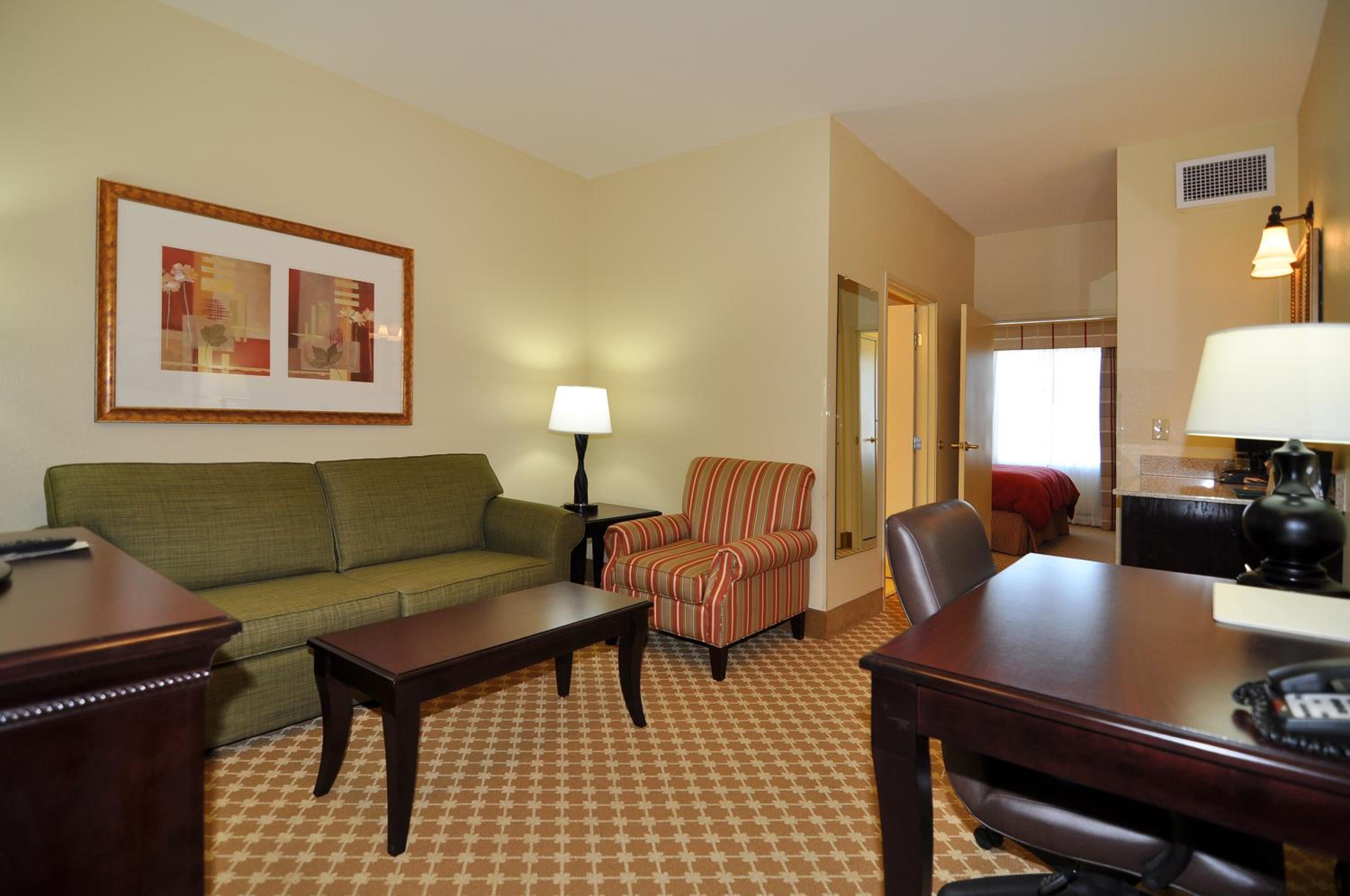 One-Bedroom King Suite with Sofa Bed - Photo 2