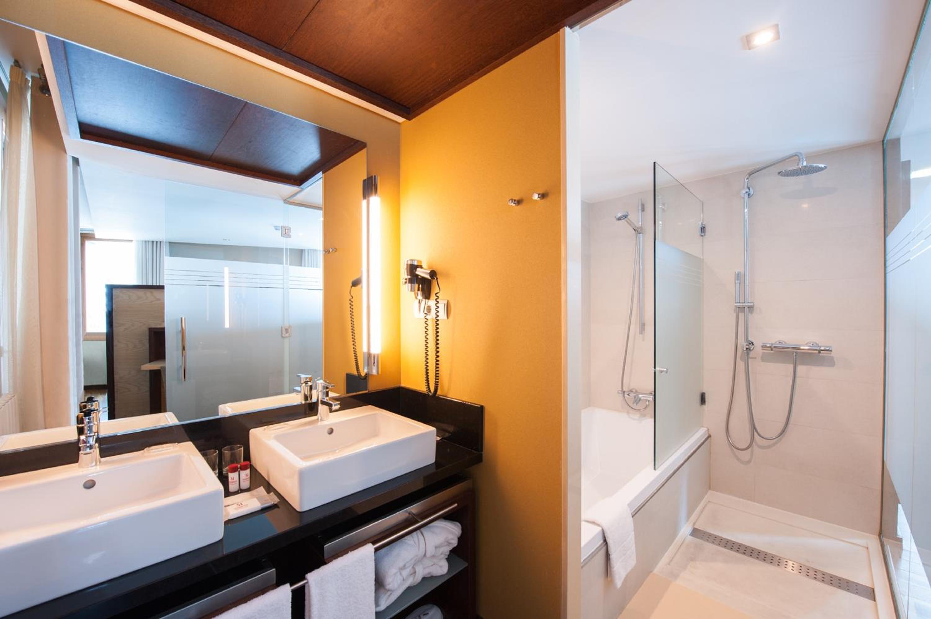 Junior Suite with Fireplace - Photo 21