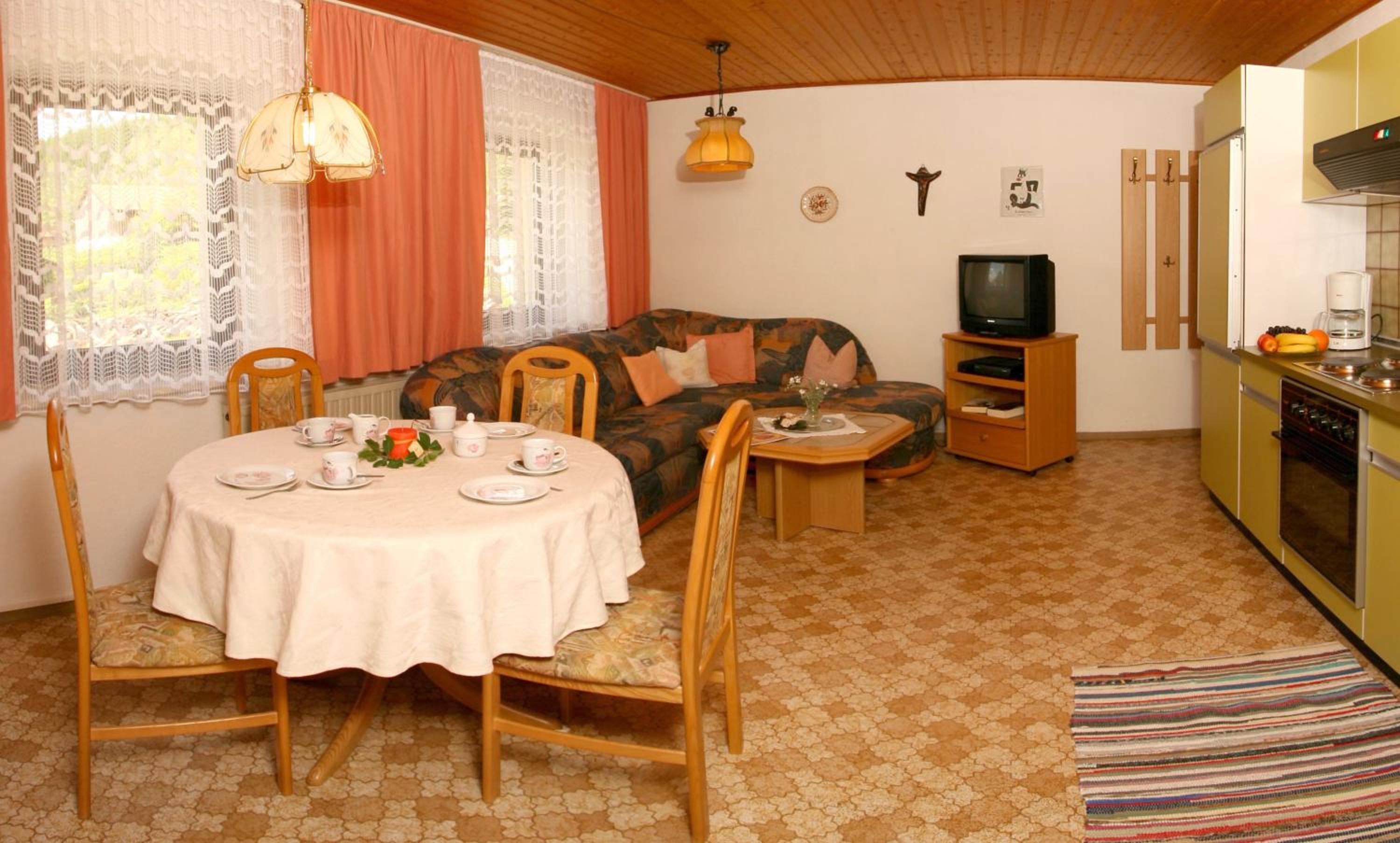 Apartment with Balcony photo 2
