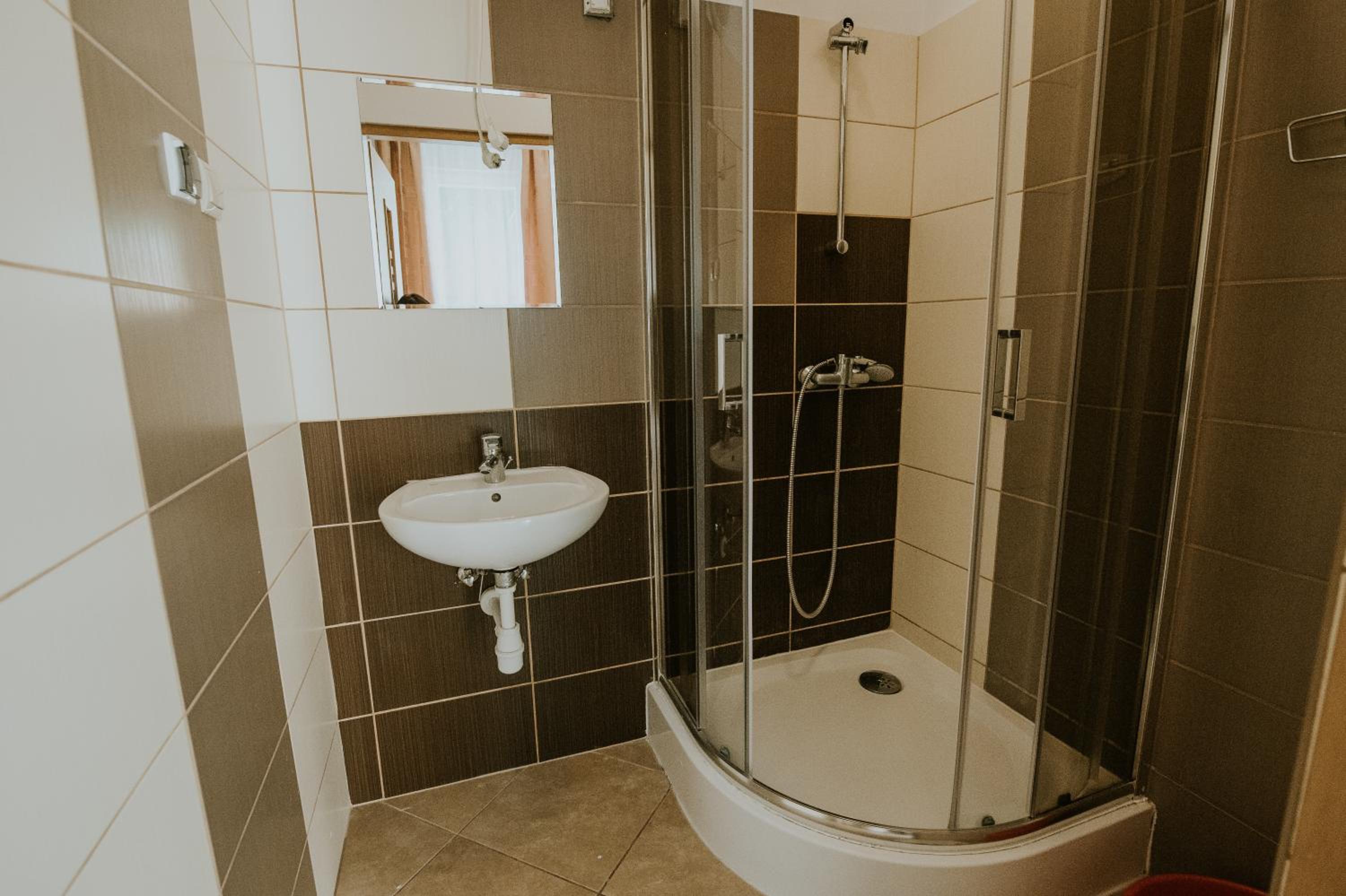 Single Room with Bathroom photo 2