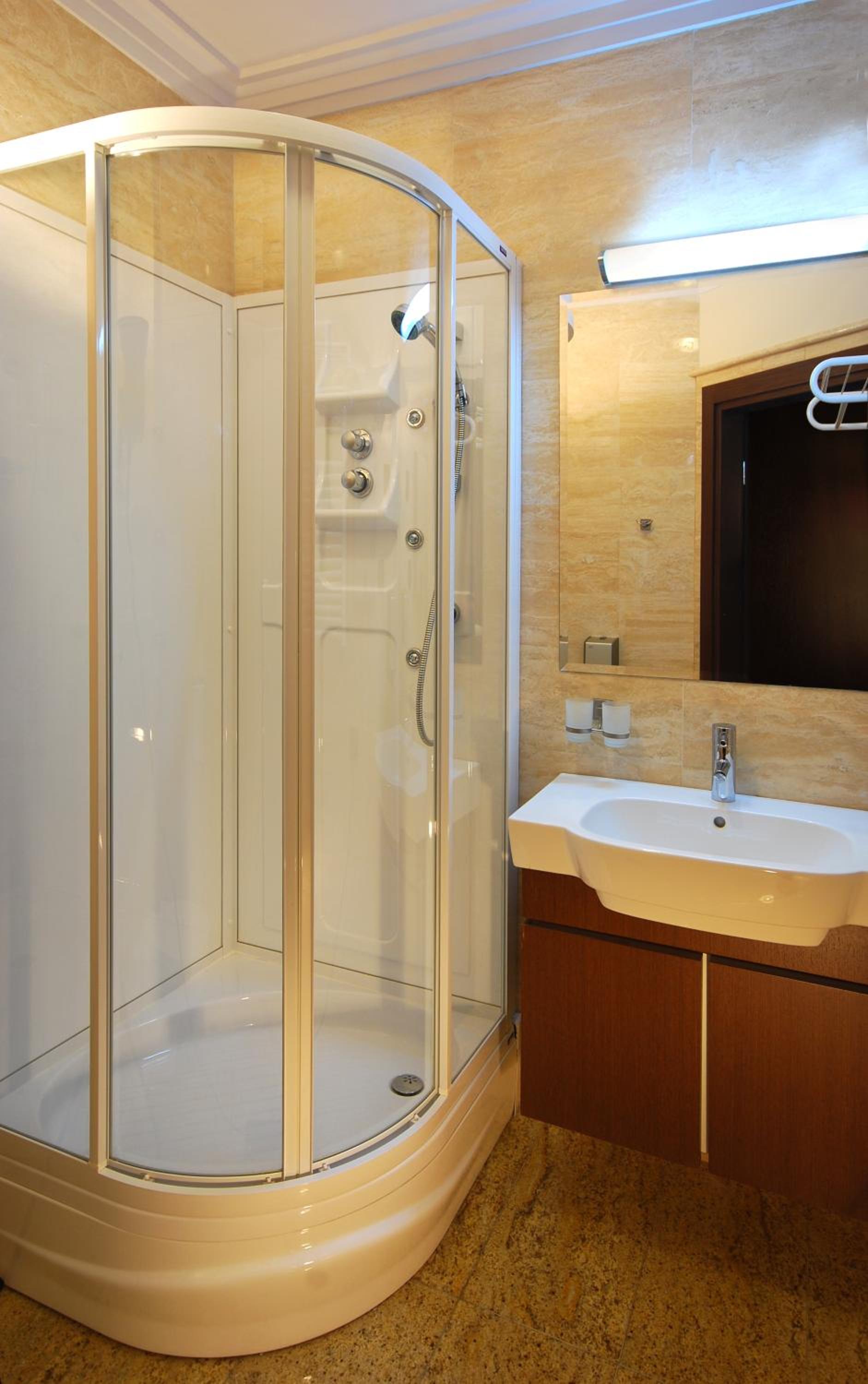 Twin Room - Photo 2