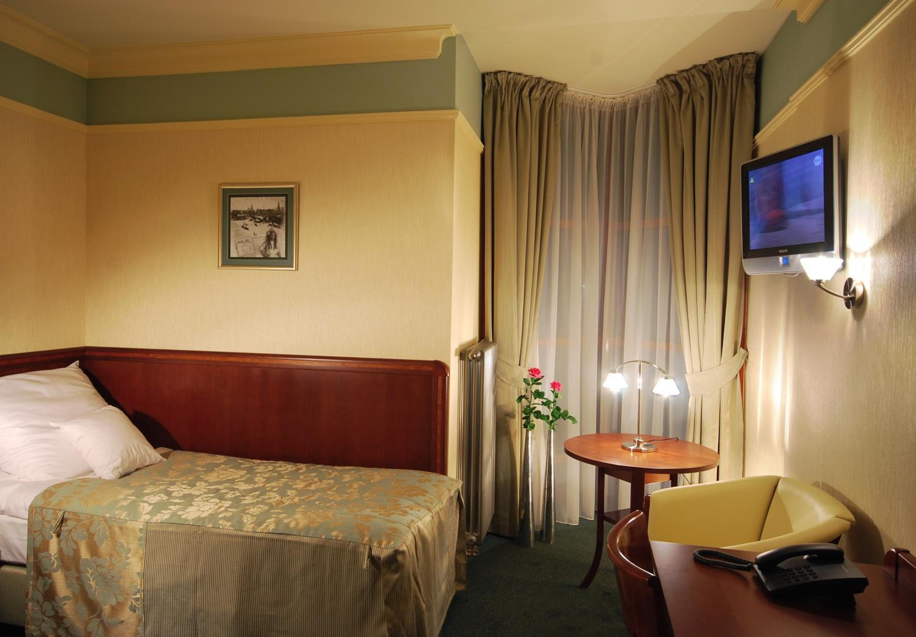 Twin Room - Photo 4