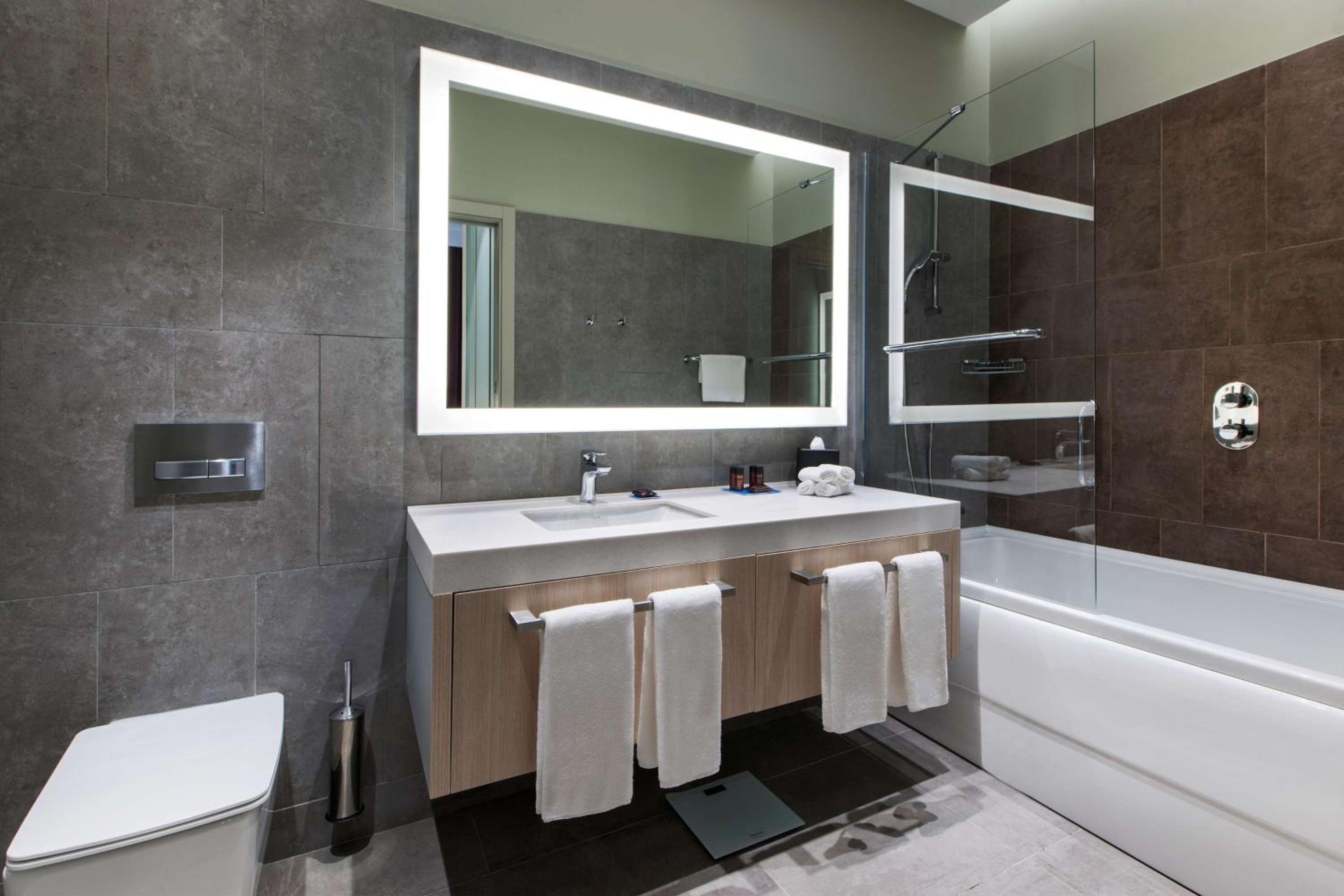 Twin Suite with Sea View