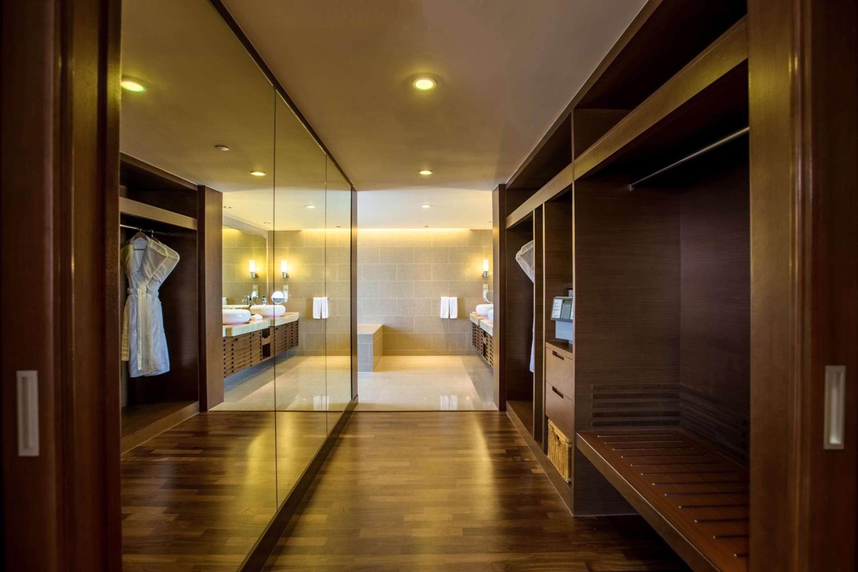 King Suite photo 2
