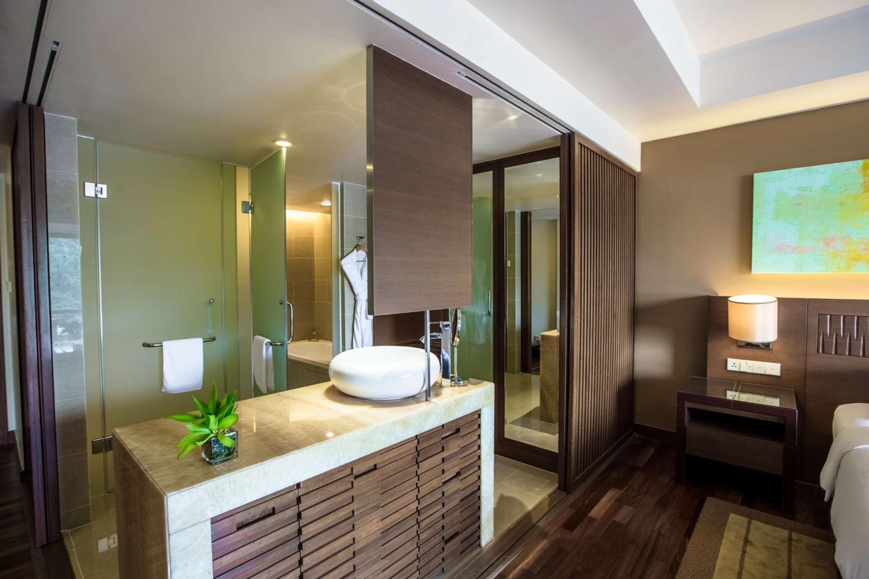 Twin Room with Sea View - Club Access - Photo 3