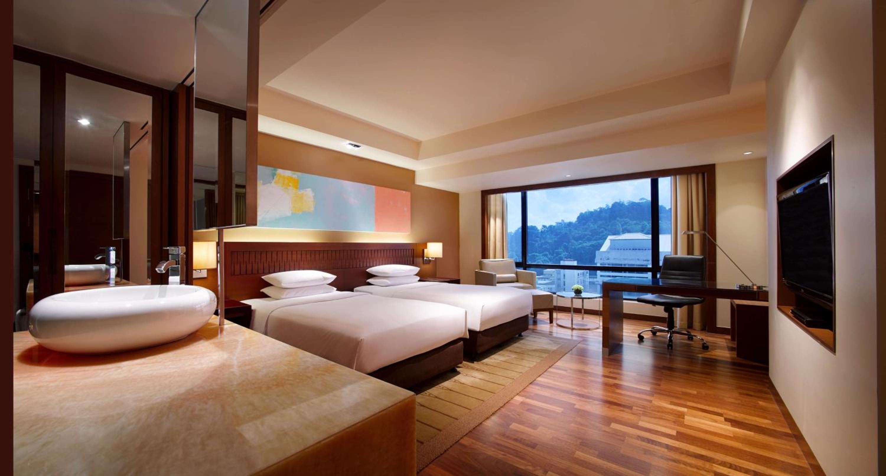 Twin Room - Club Access - Photo 3