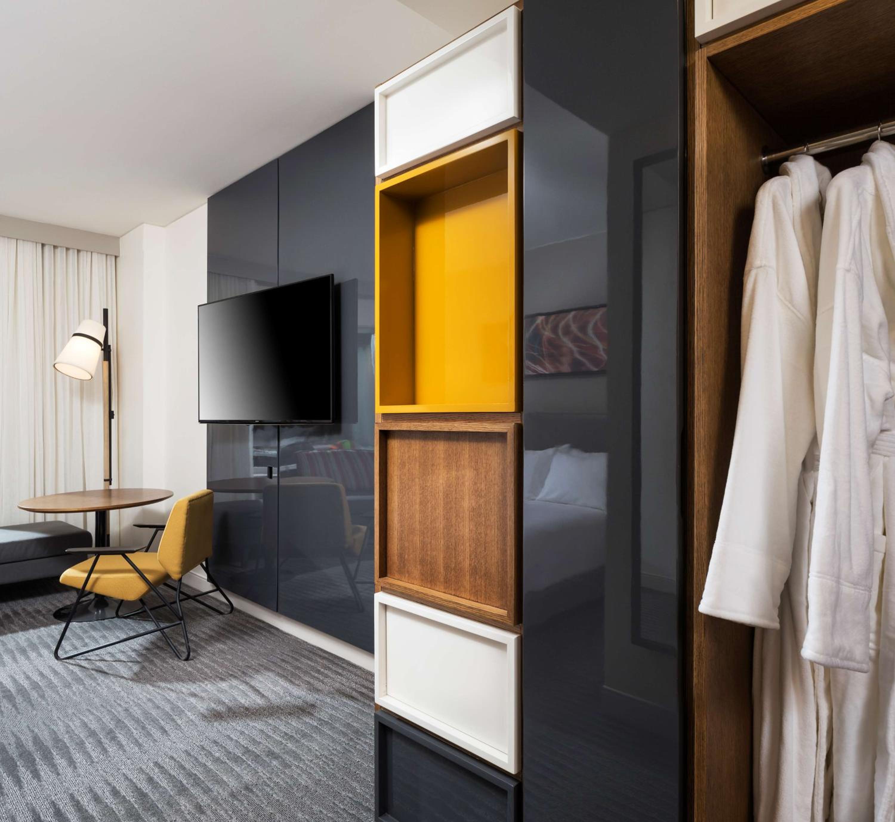 King Room - Club Access photo 1