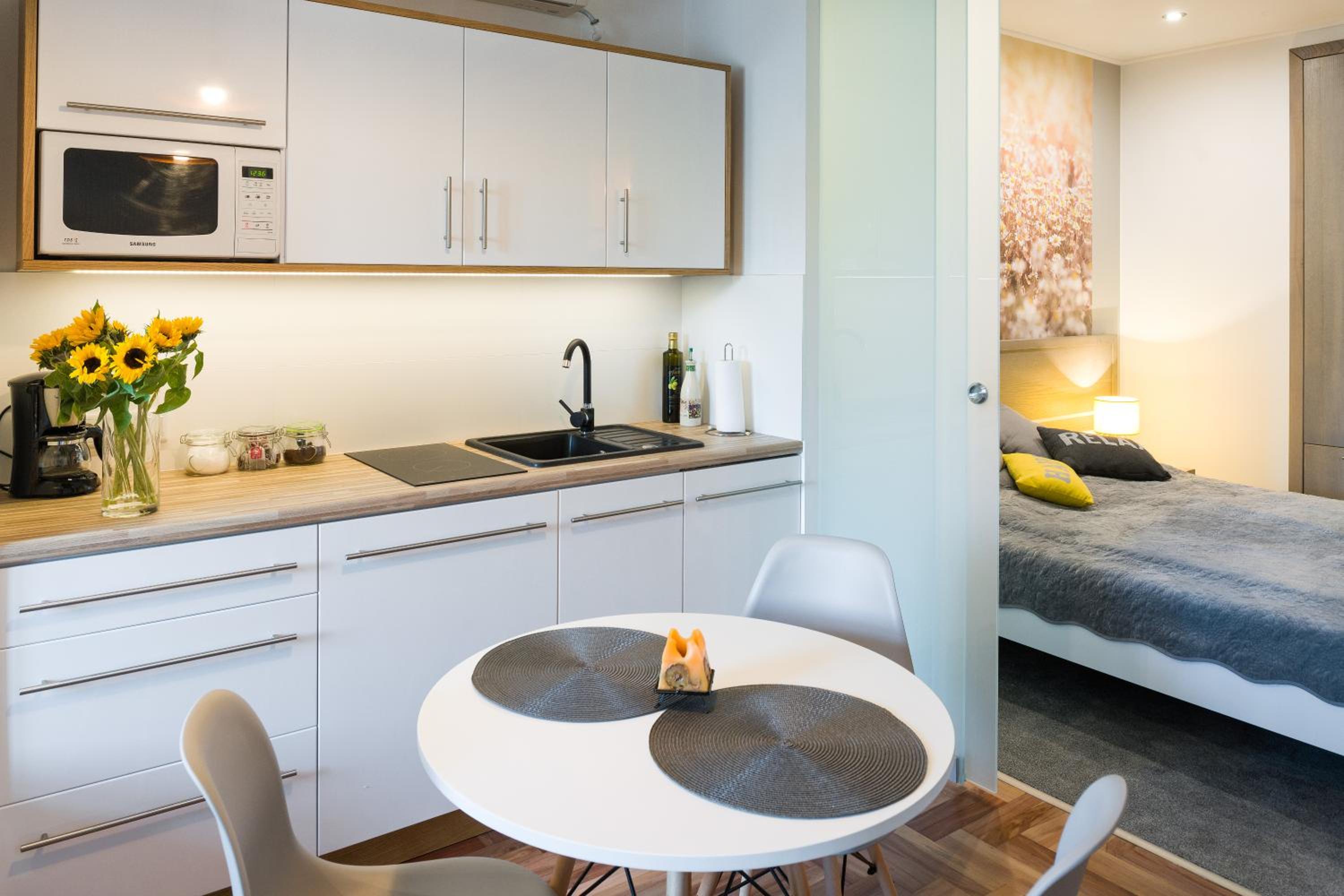 Studio Apartment - Photo 26