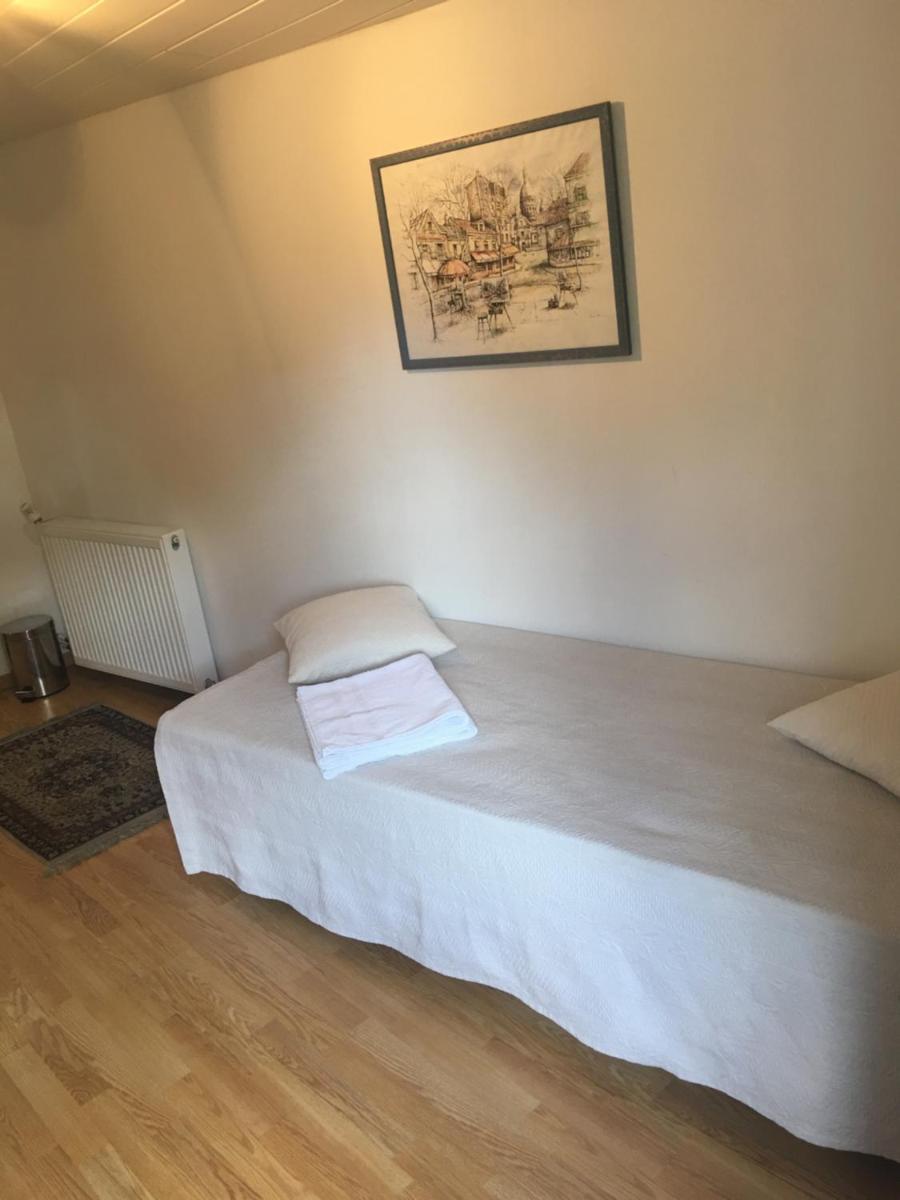 Deluxe Double Room (2 Adults + 1 Child) - Photo 1