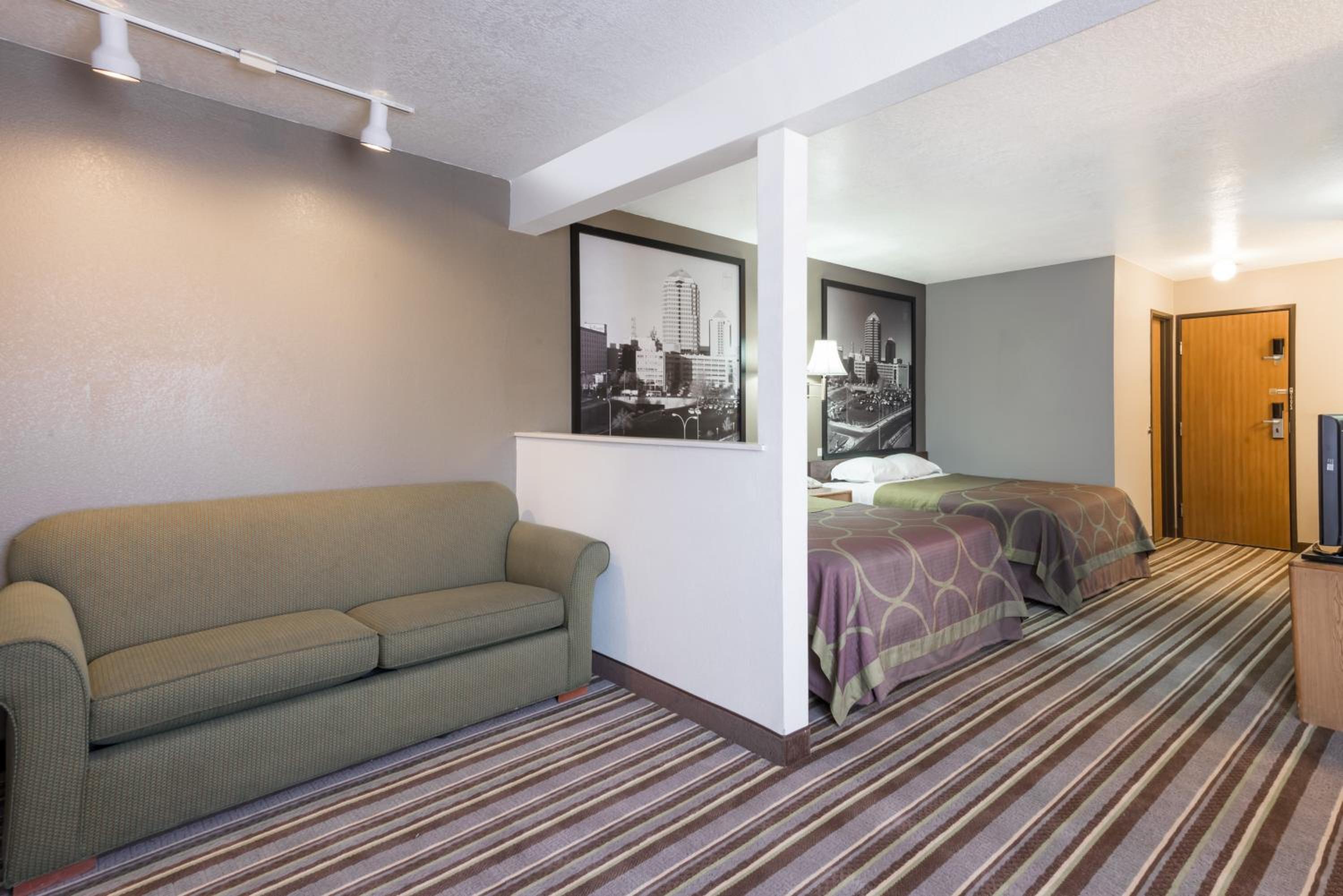 Studio Suite with Two Queen Beds - Non-Smoking