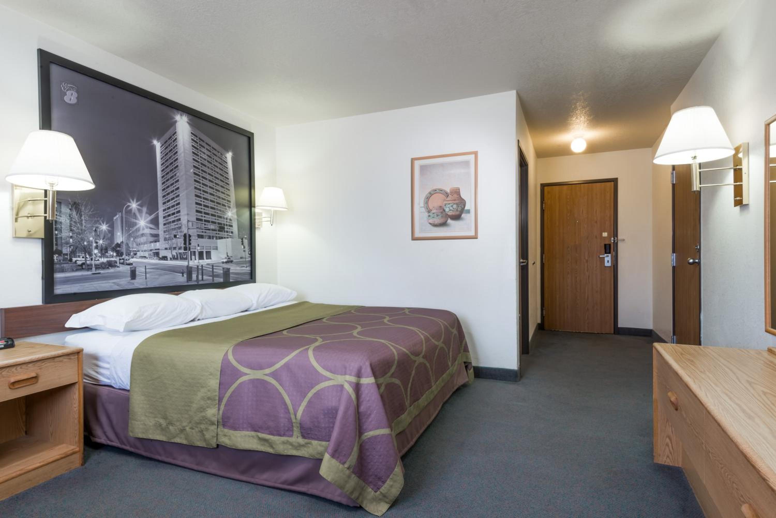 King Room- Non-Smoking