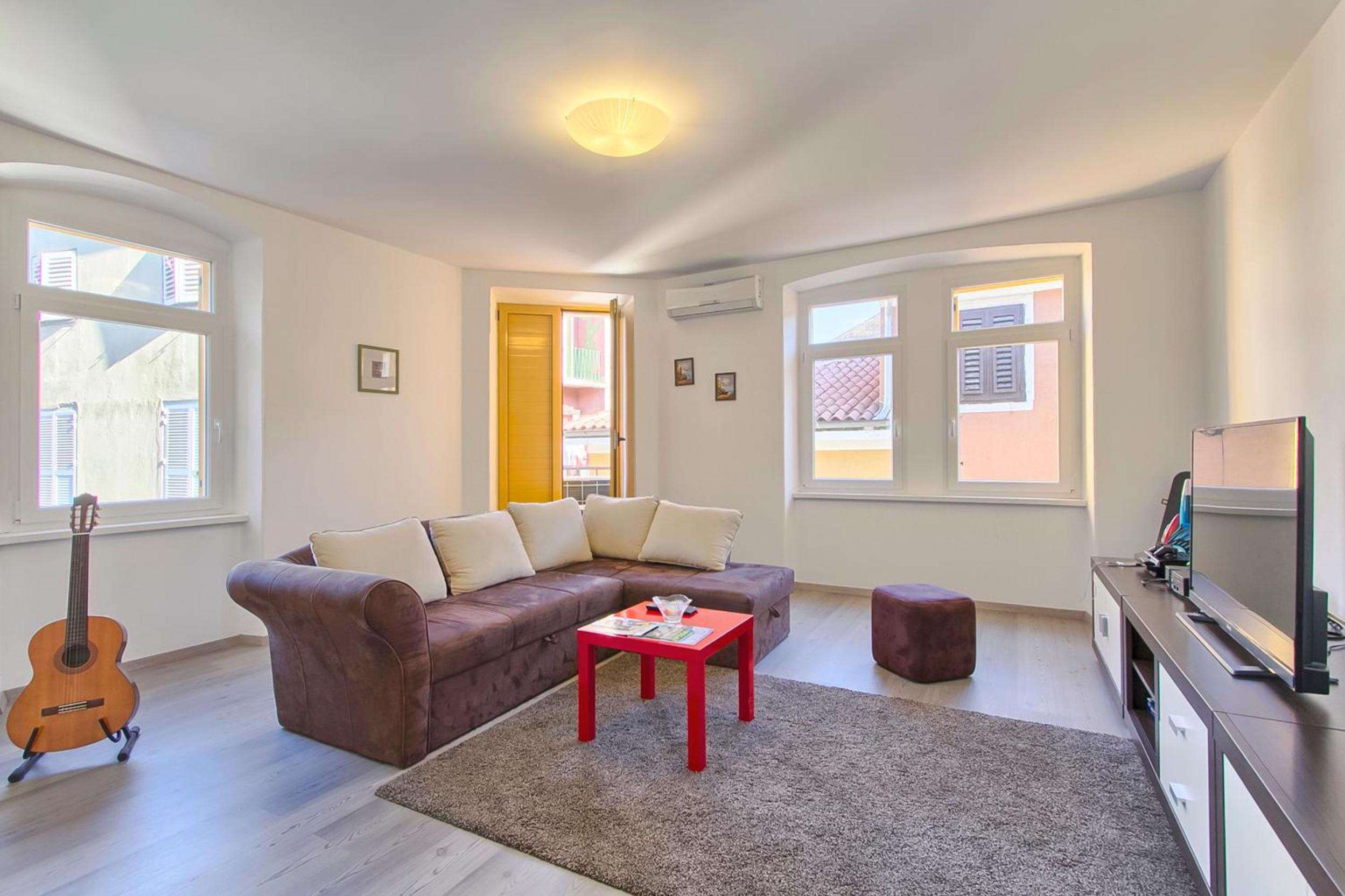 Three-Bedroom Apartment - Photo 13