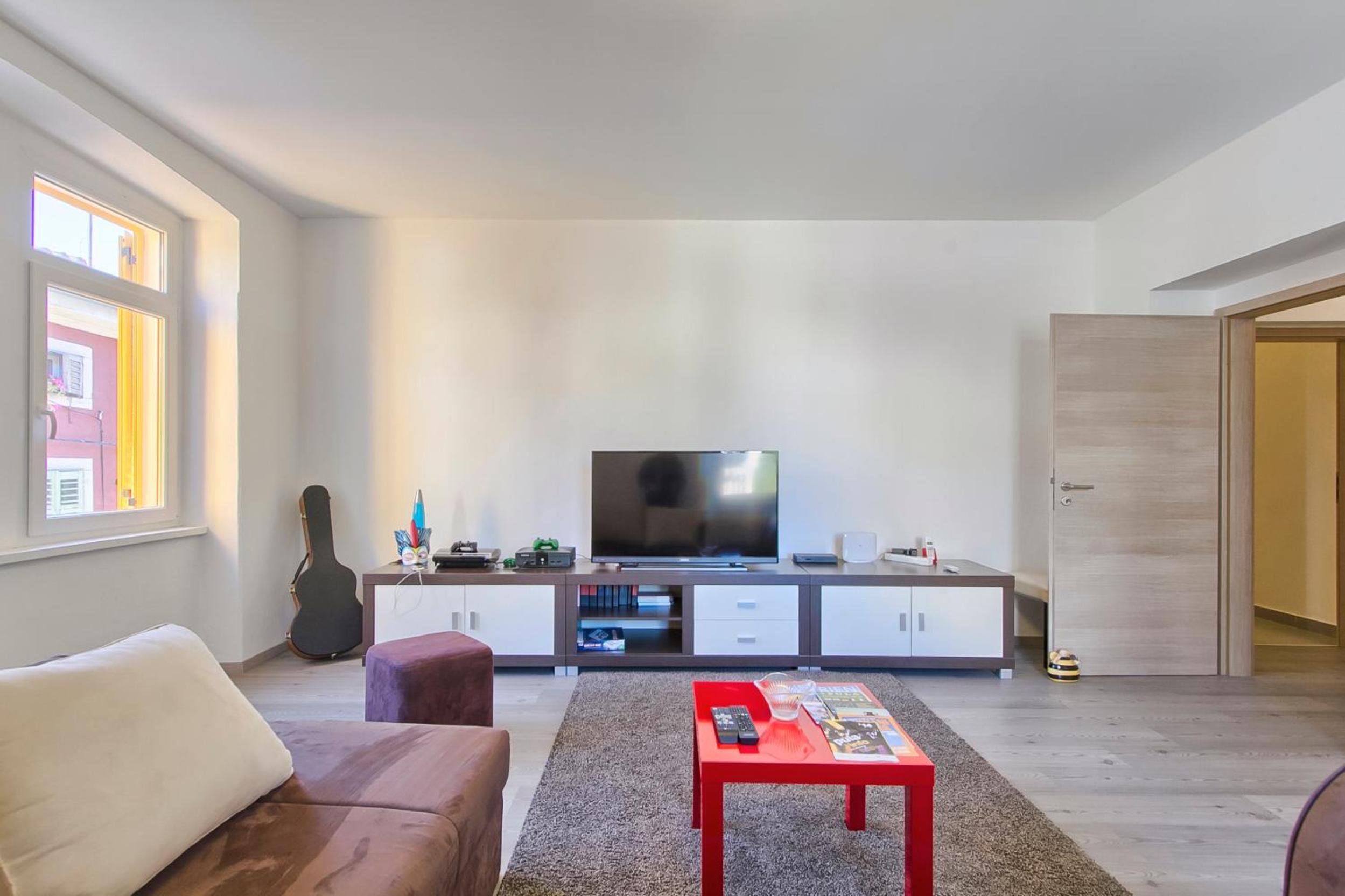 Three-Bedroom Apartment - Photo 12