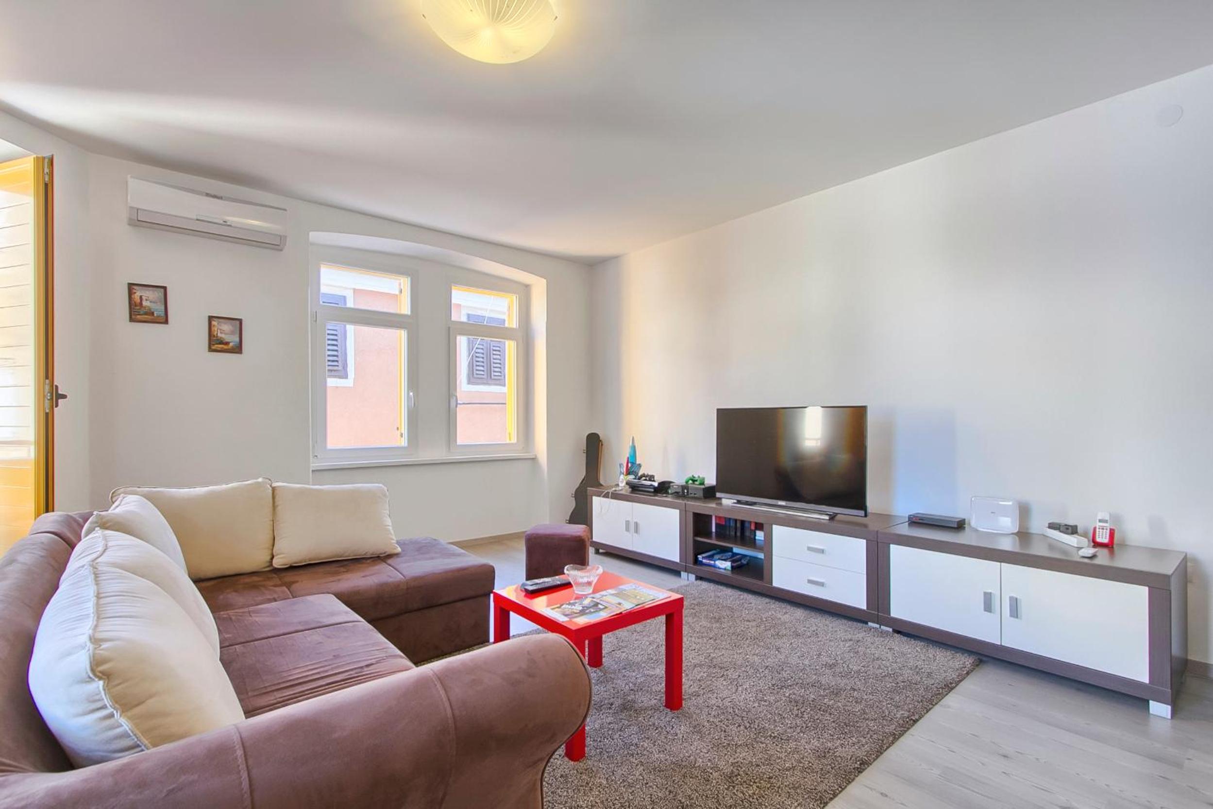 Three-Bedroom Apartment - Photo 14
