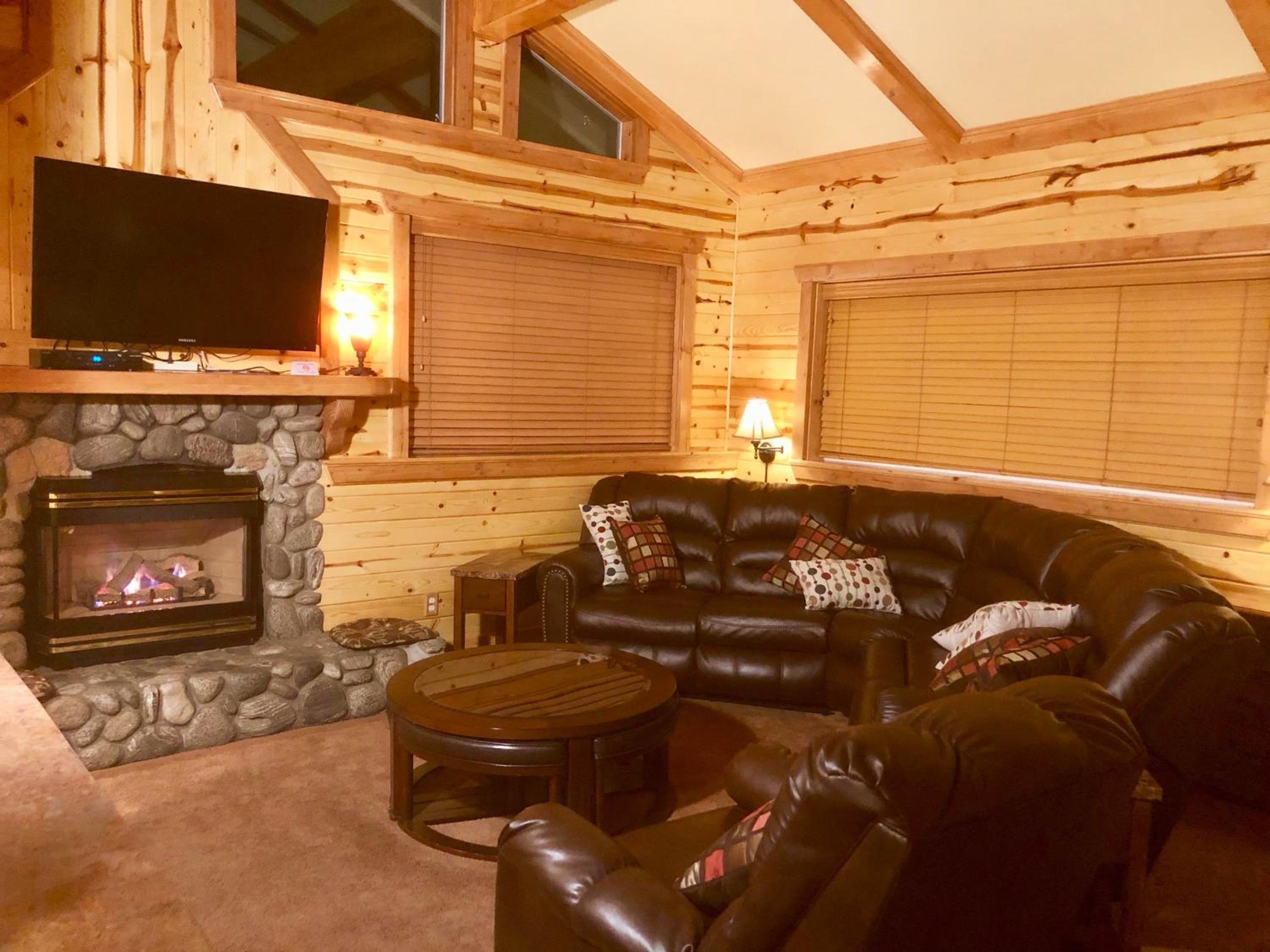 Deluxe Family Suite photo 2