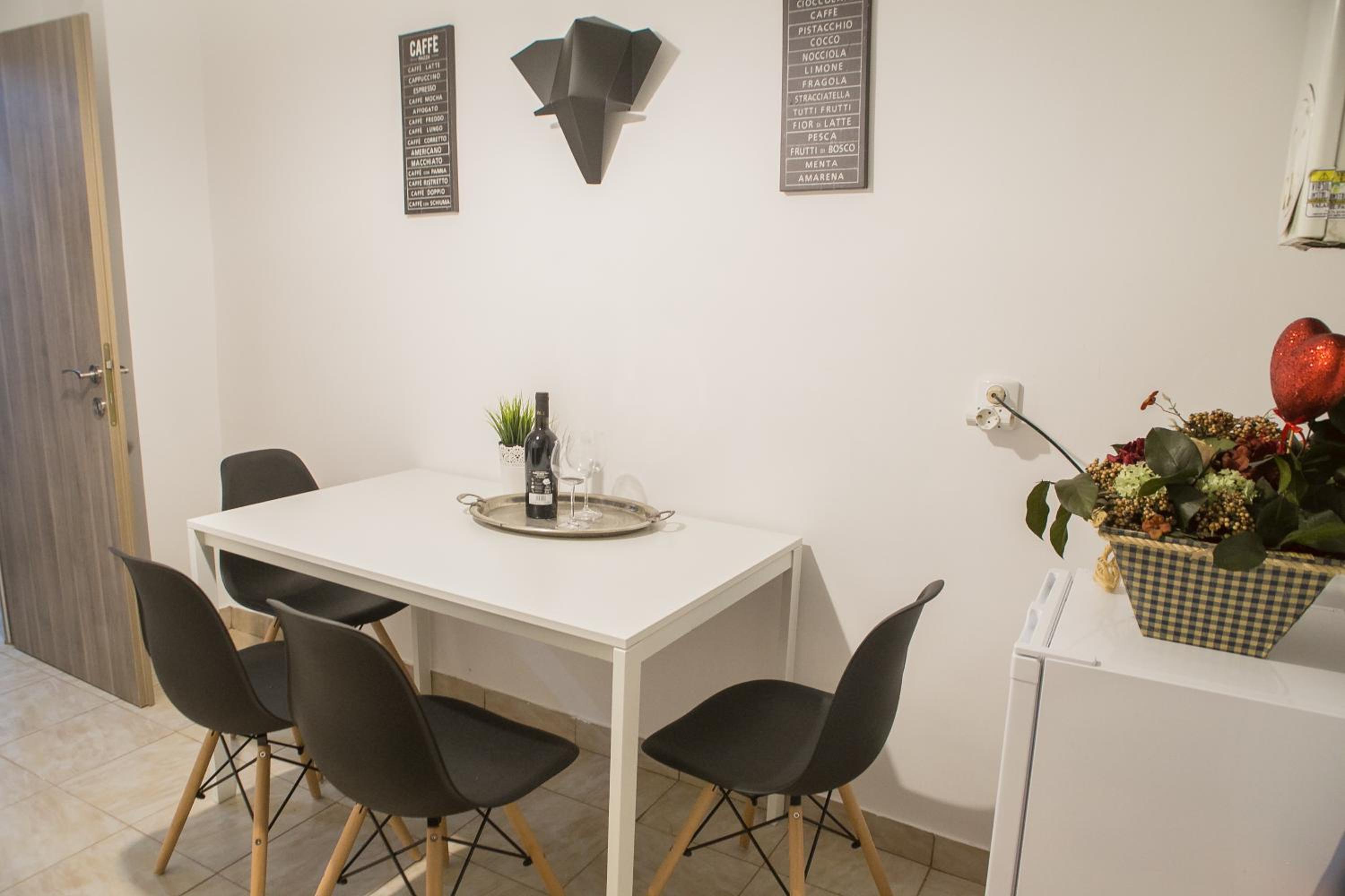Apartment - Photo 11
