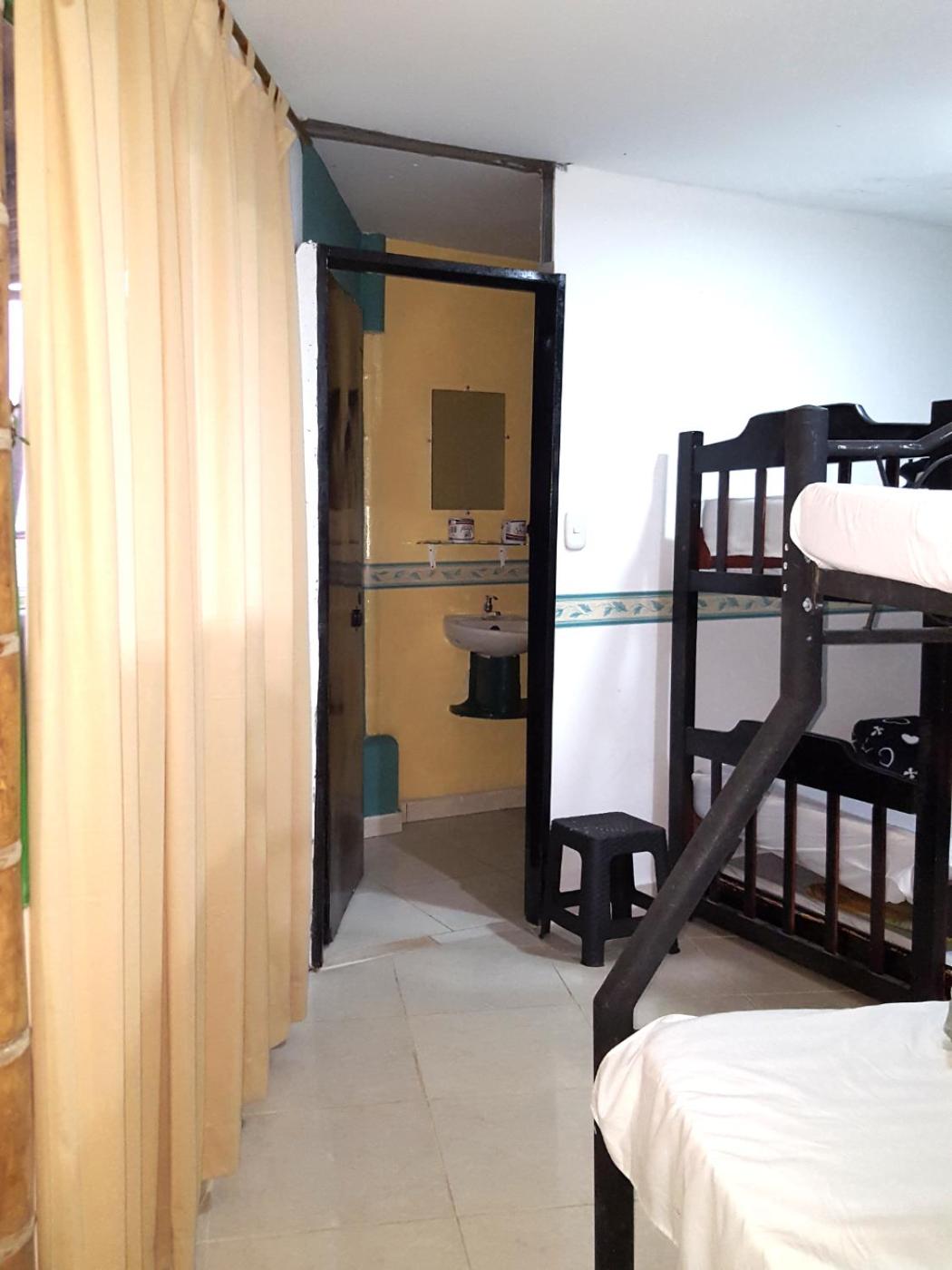 Bed in 8-Bed Mixed Dormitory Room with Shared Bathroom photo 2