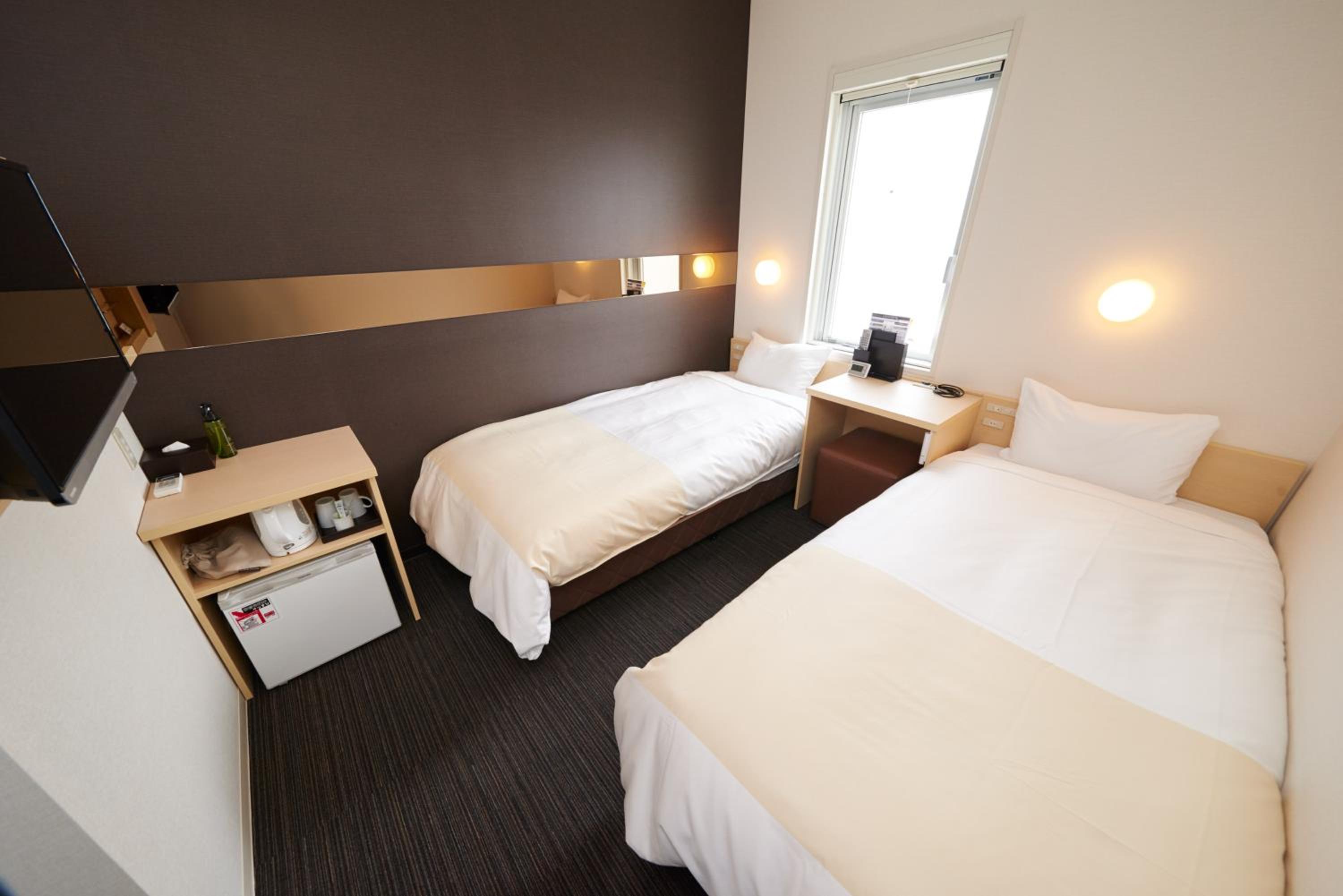 Economy Twin Room - Non-Smoking - Photo 1