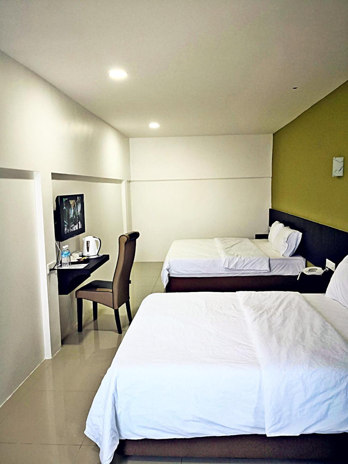 Deluxe Family Suite photo 3