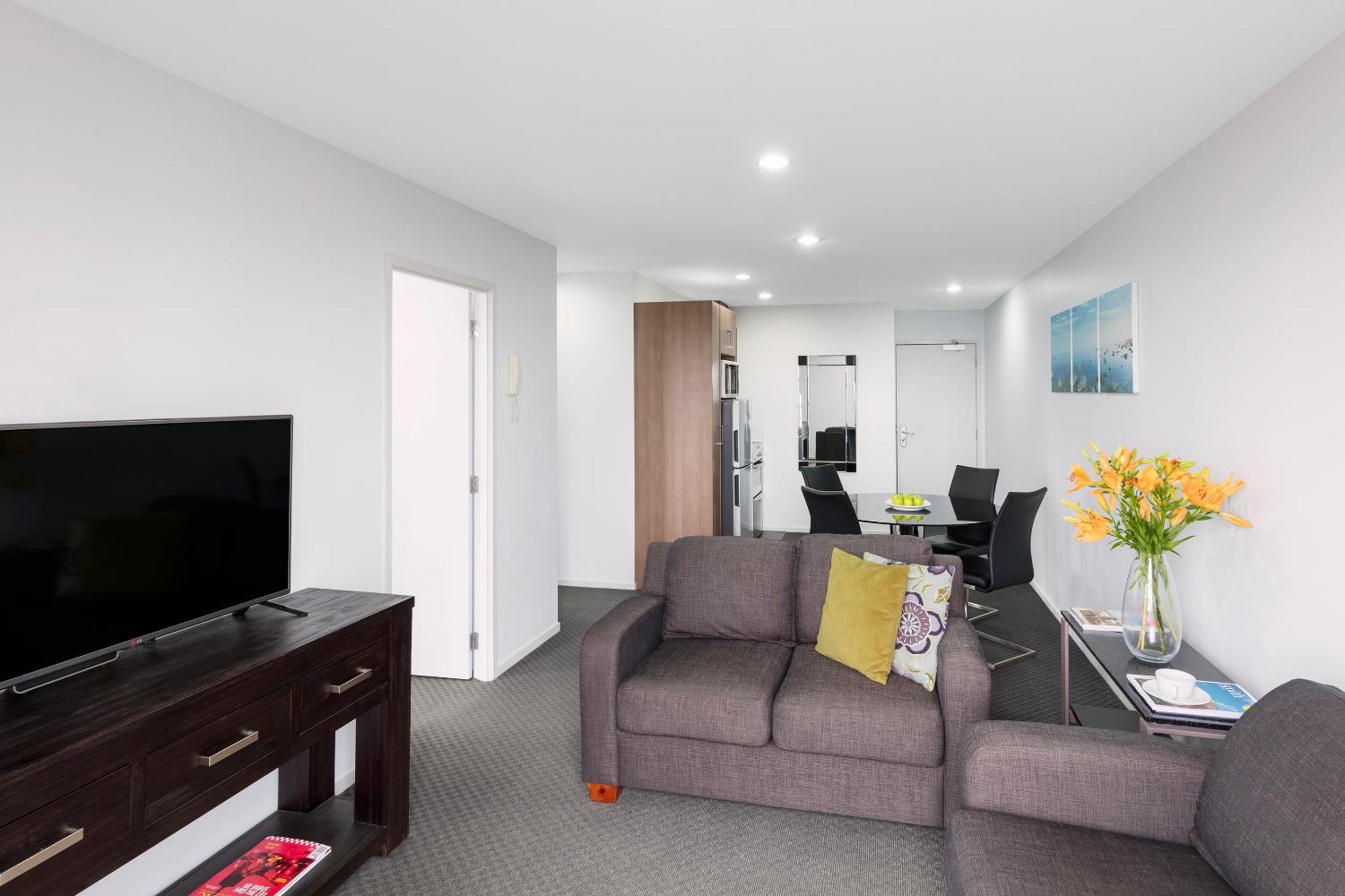 Two-Bedroom Apartment with View - Photo 7
