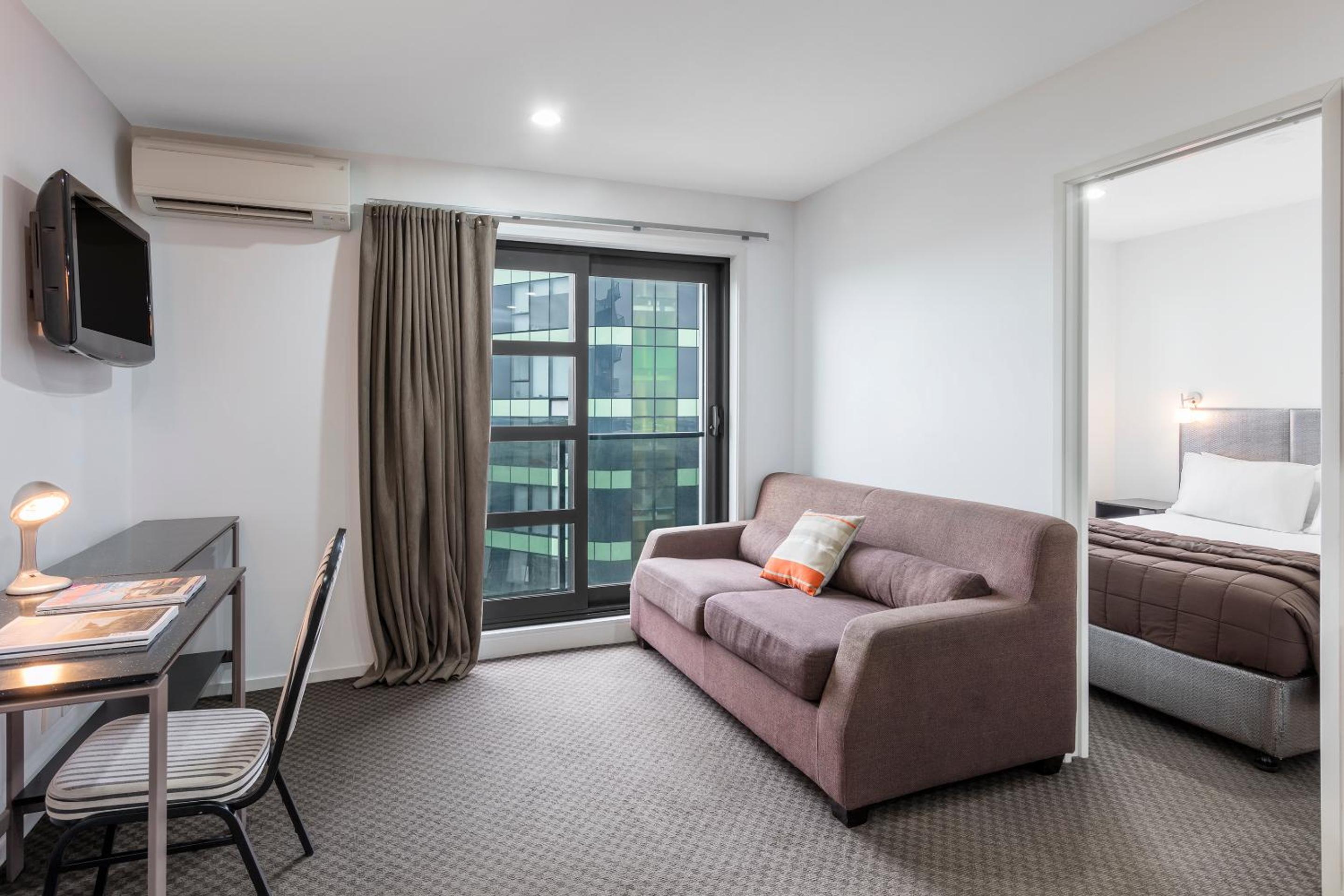 Deluxe Two-Bedroom Apartment - Photo 11