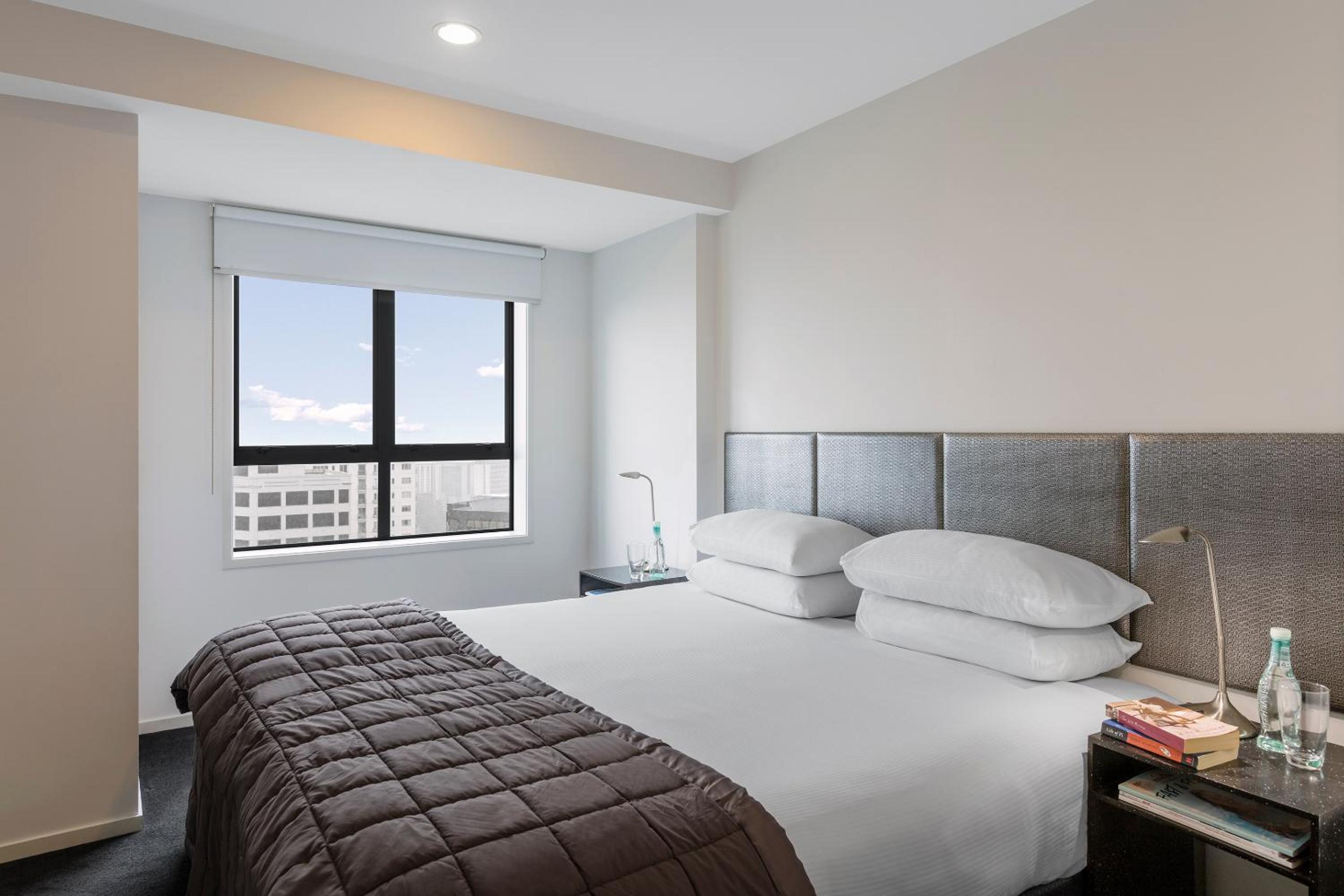 One-Bedroom Apartment with View - Photo 6