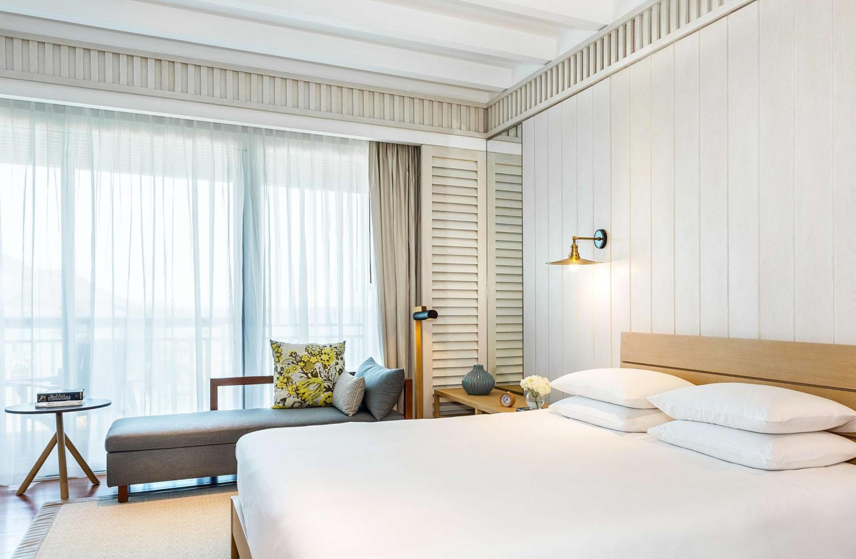 King Room with Accessible Shower - Disability Access