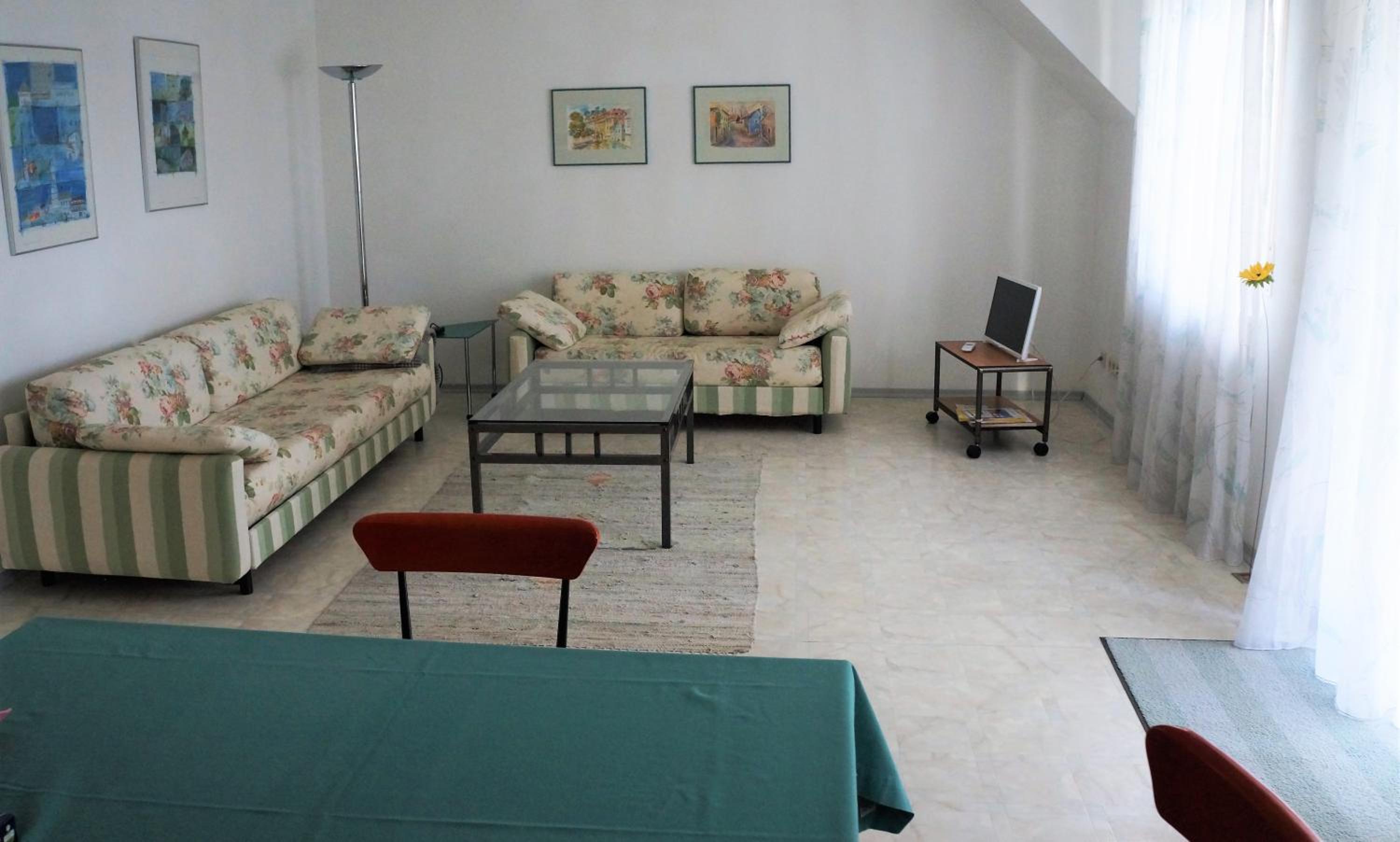 Apartment with Balcony photo 3