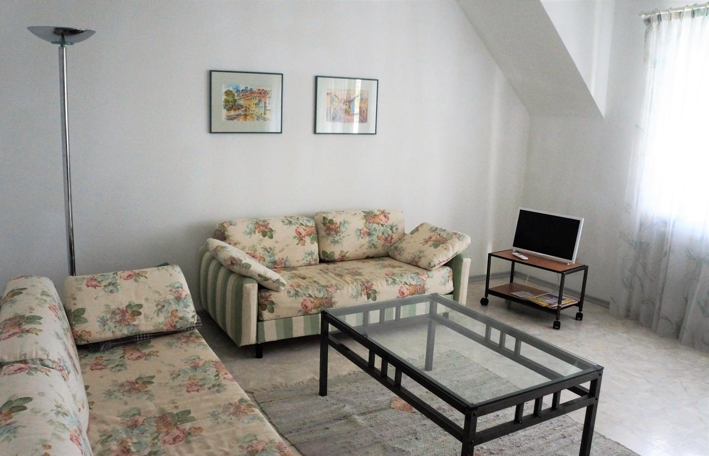 Apartment with Balcony photo 3