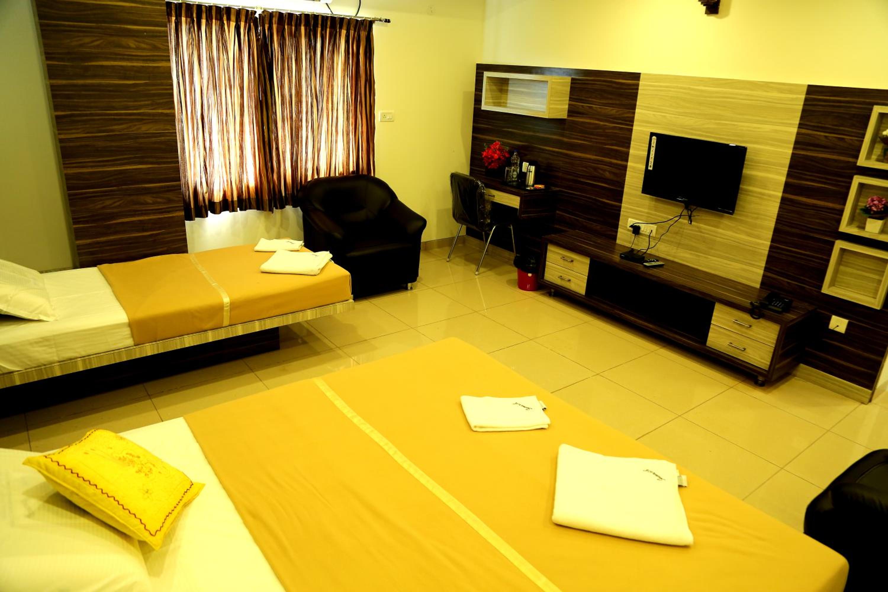 Triple Room with Balcony photo 3