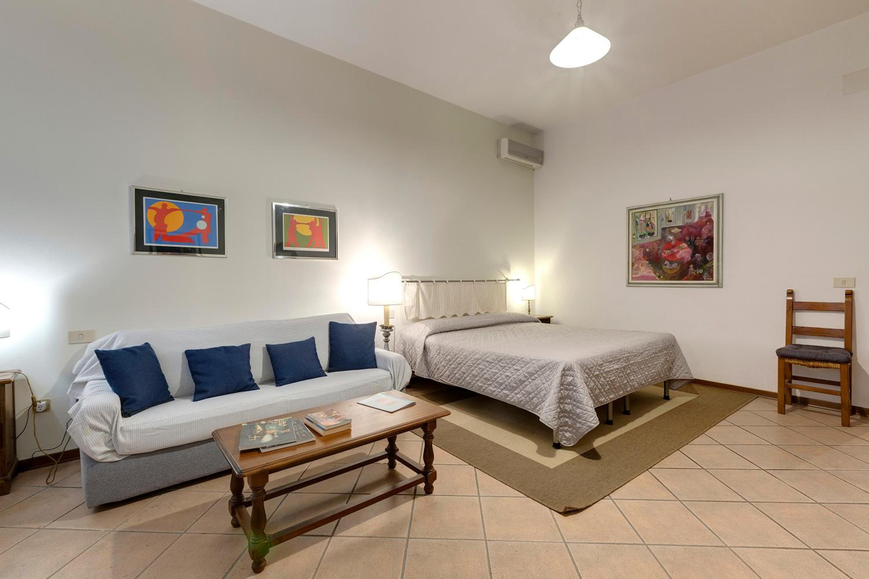 One-Bedroom Apartment