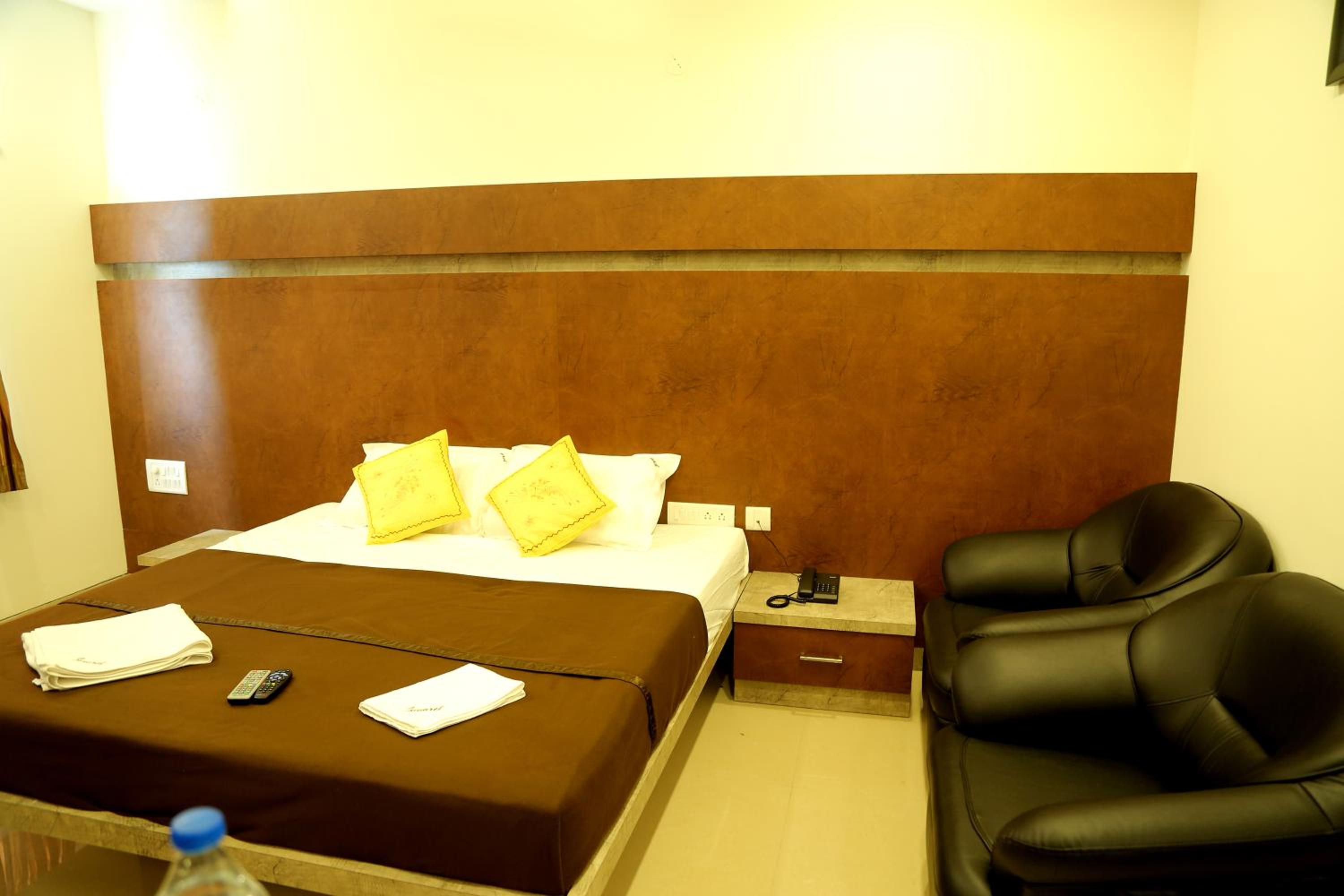 Deluxe Room - Photo 5