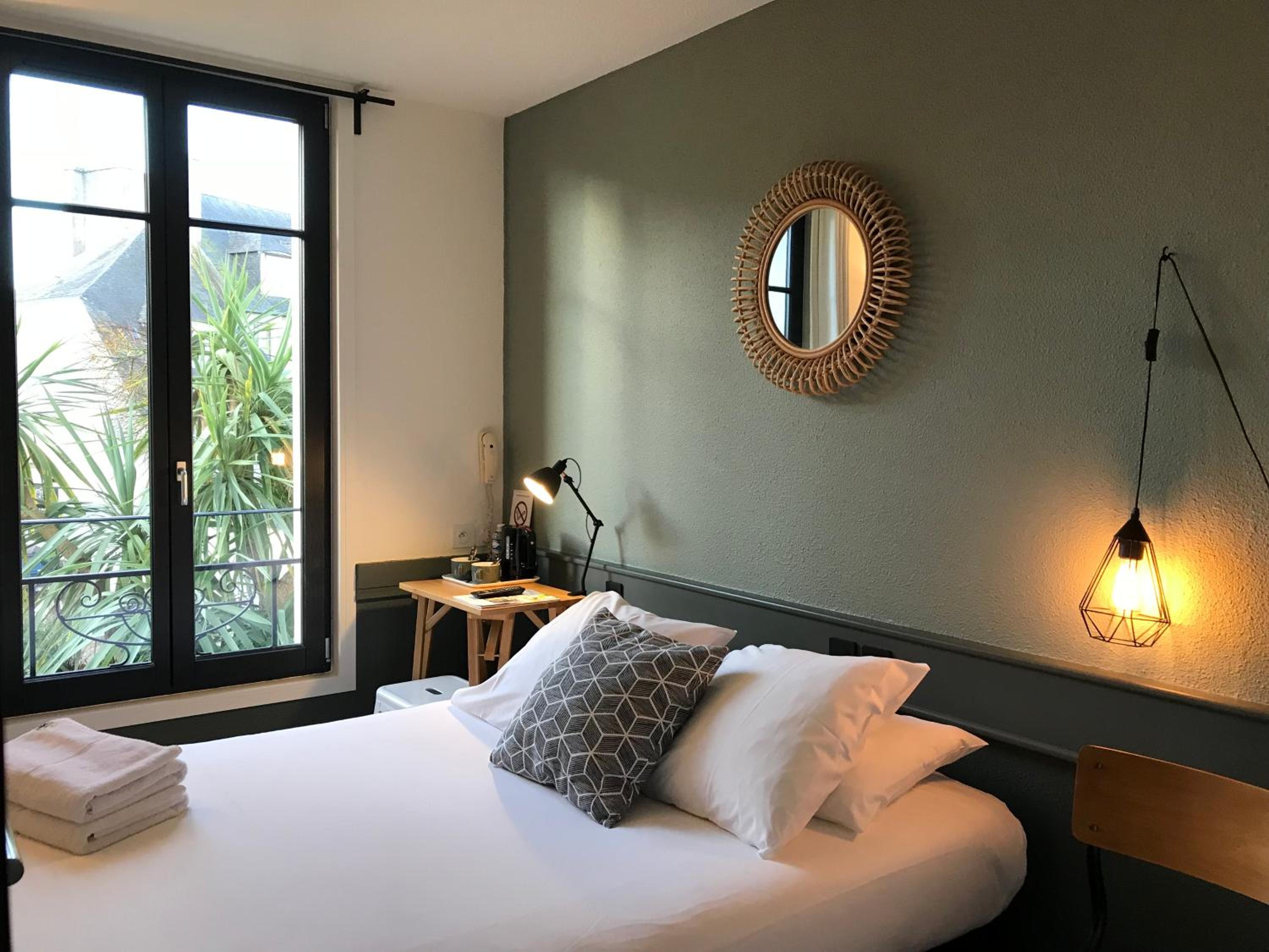 Classic Double Room City Side - Photo 6