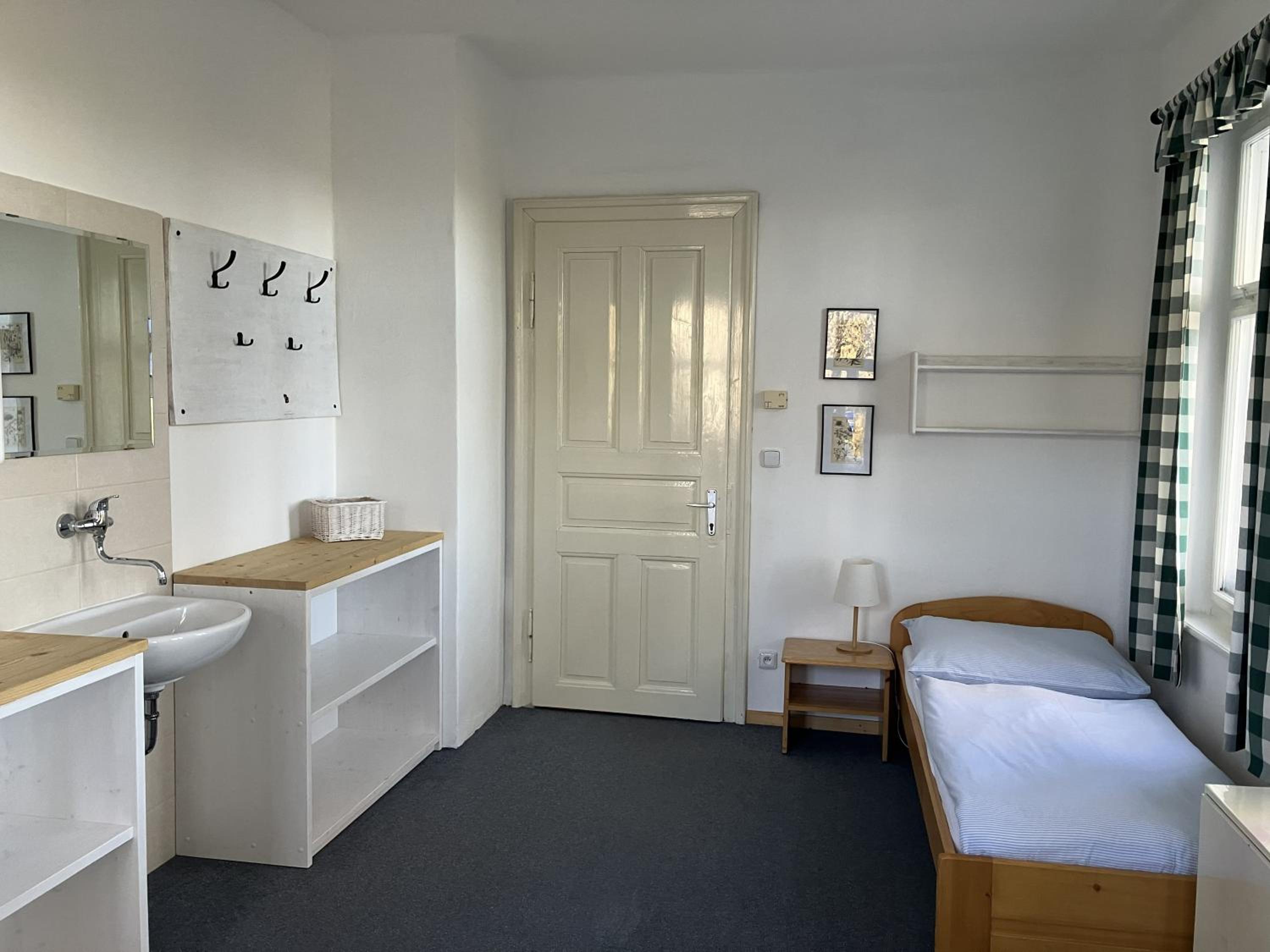 Quadruple Room - Disability Access photo 1