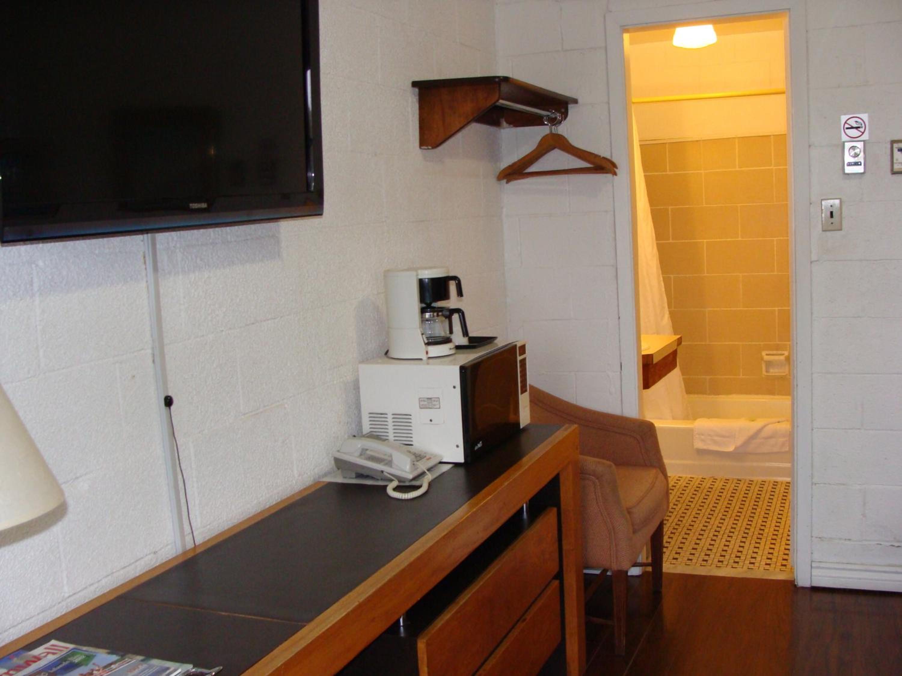 Double Room with Two Double Beds photo 2