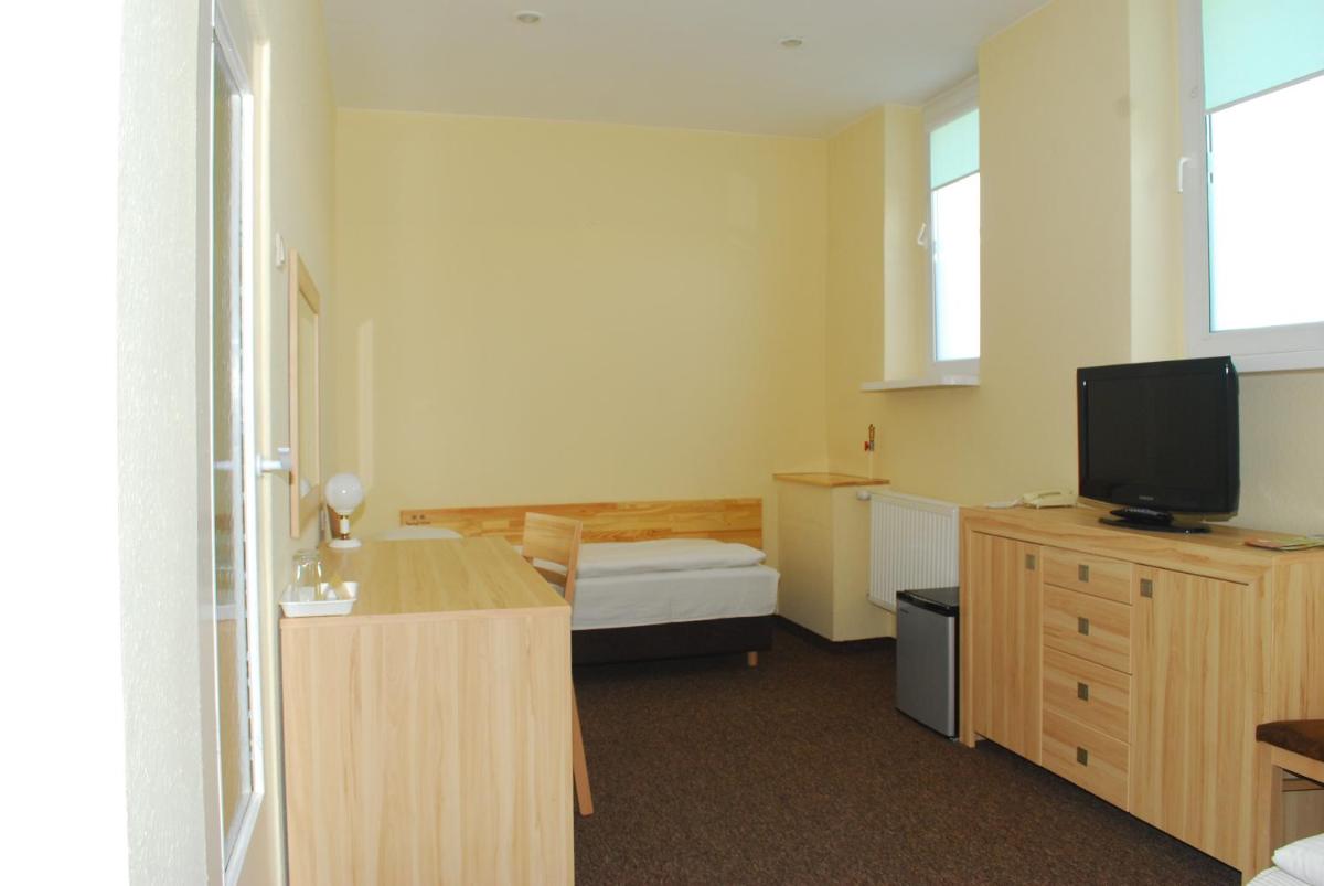 Standard Twin Room photo 3