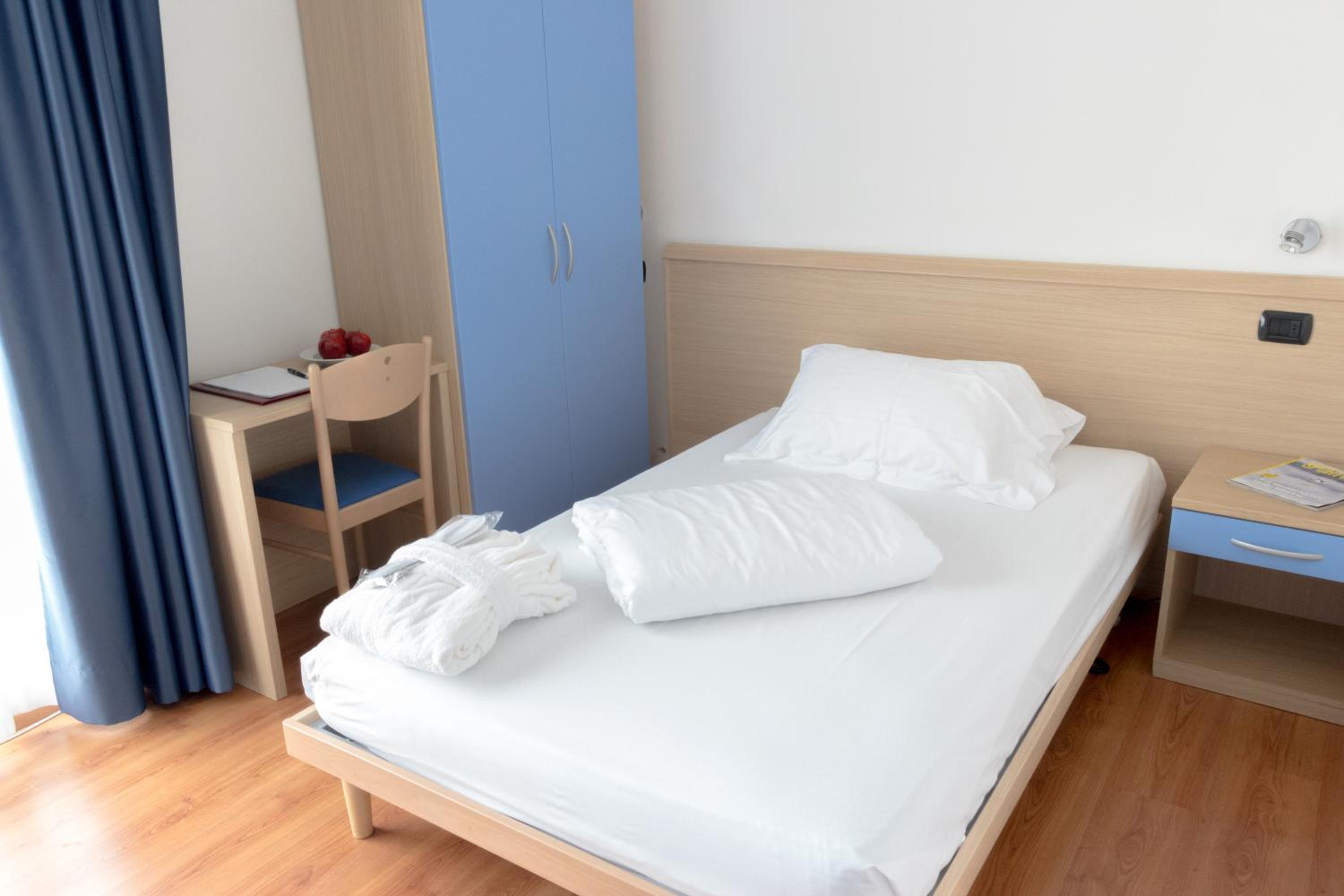 Single Room with Balcony photo 2
