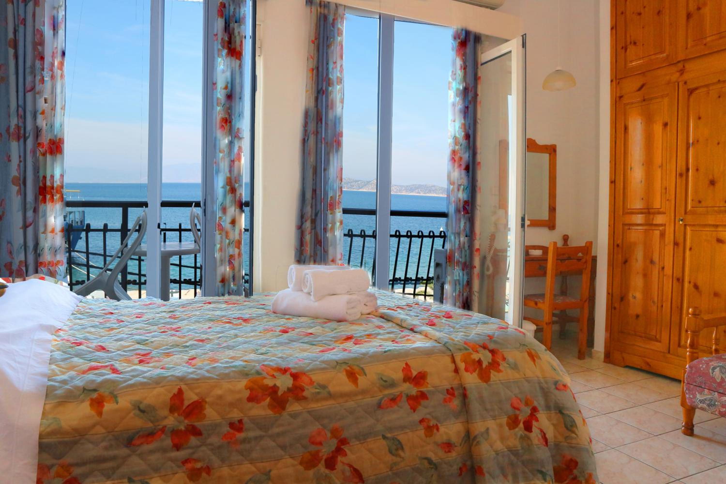 Double or Twin Room with Sea View photo 1