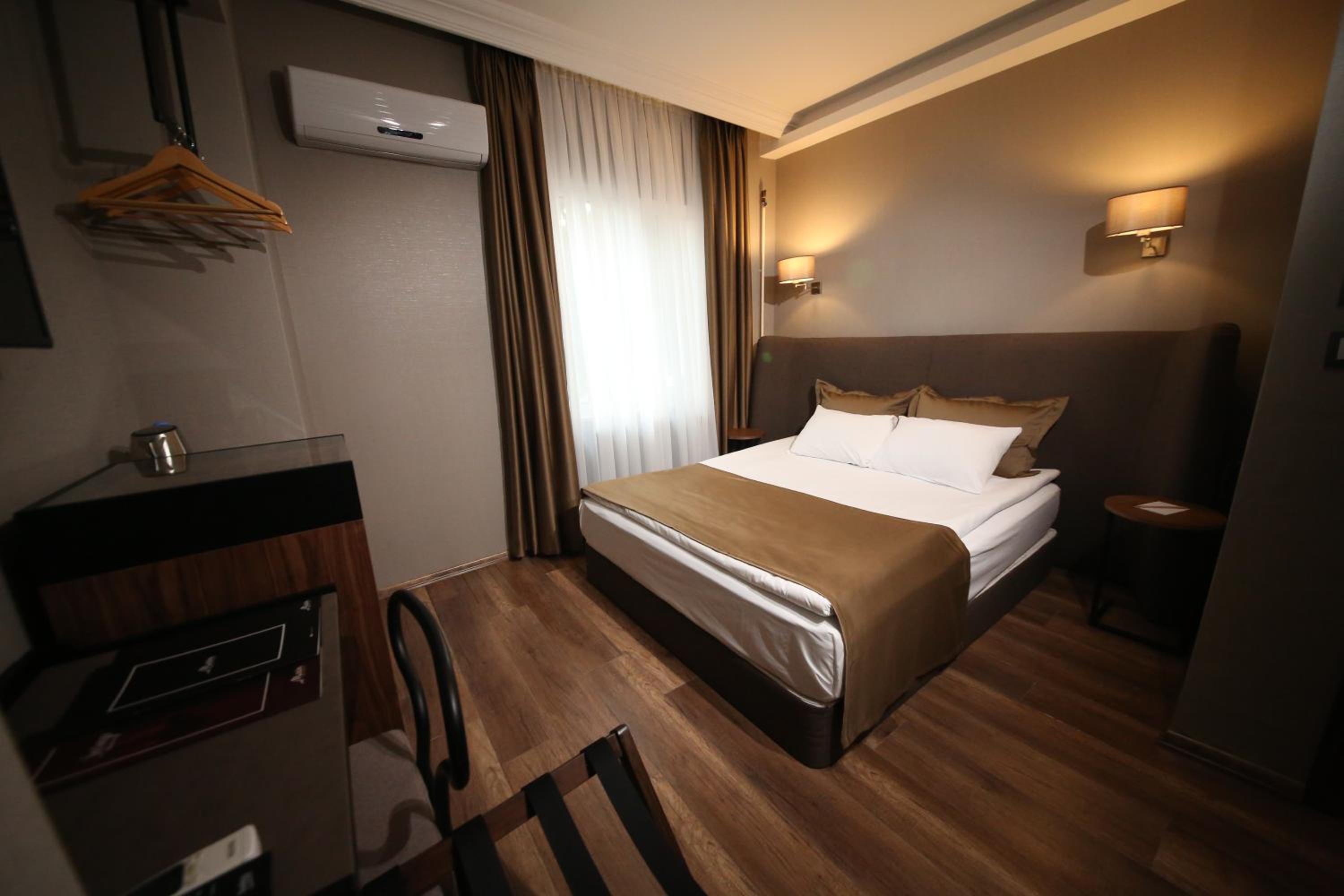 Twin Room with Garden View photo 3