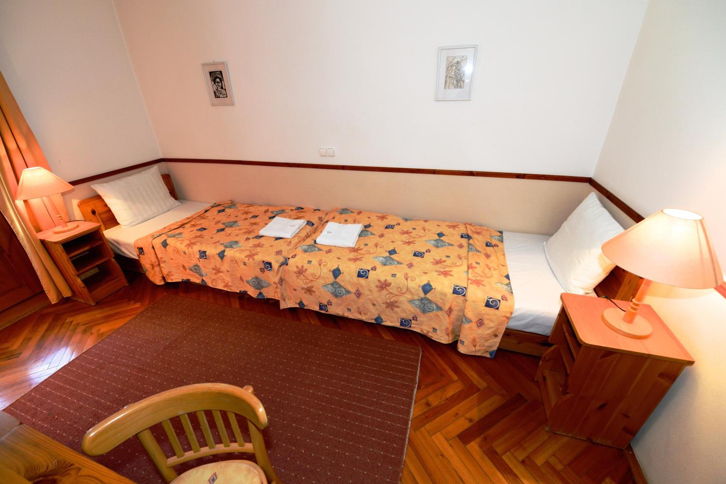 Standard Twin Room with Garden View photo 2