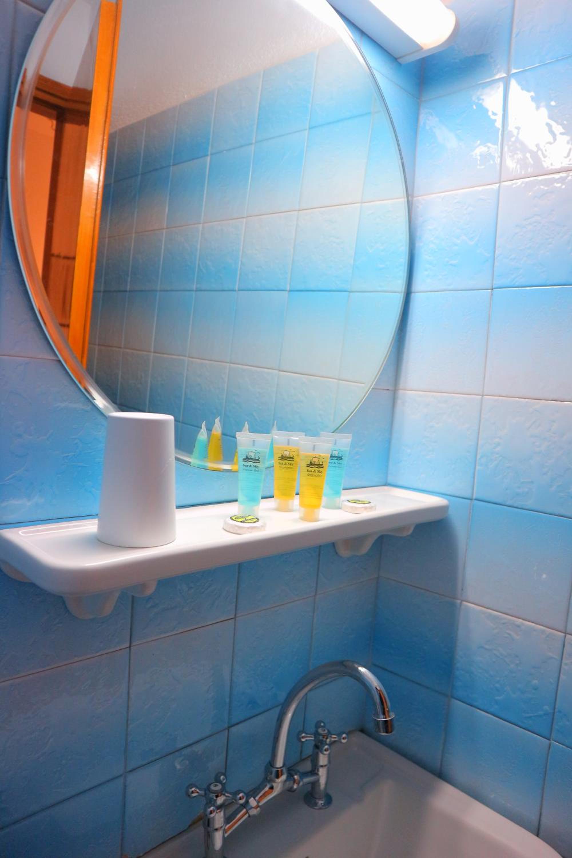 Double or Twin Room with Sea View photo 2