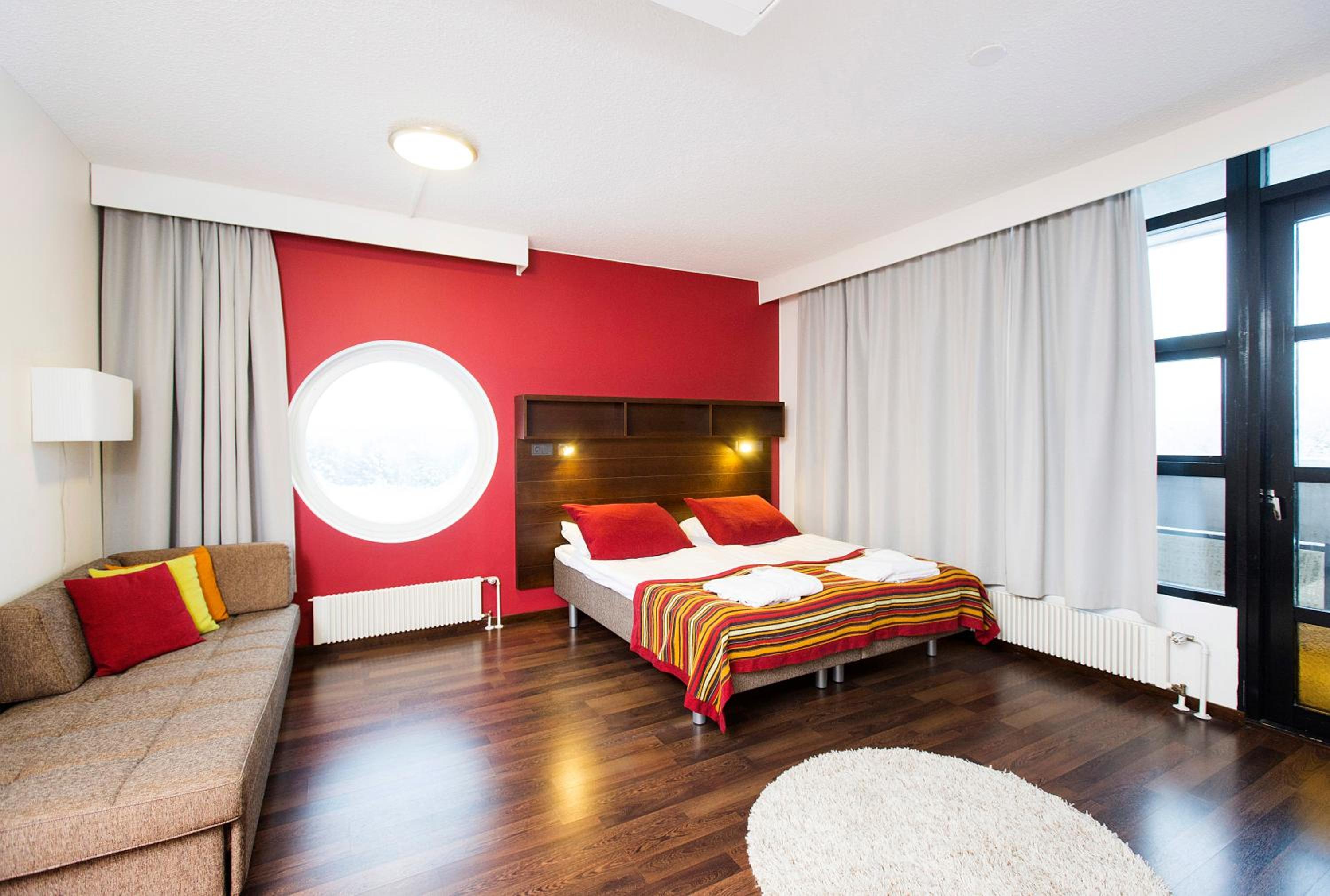 Standard Twin Room with Sofa - Photo 3