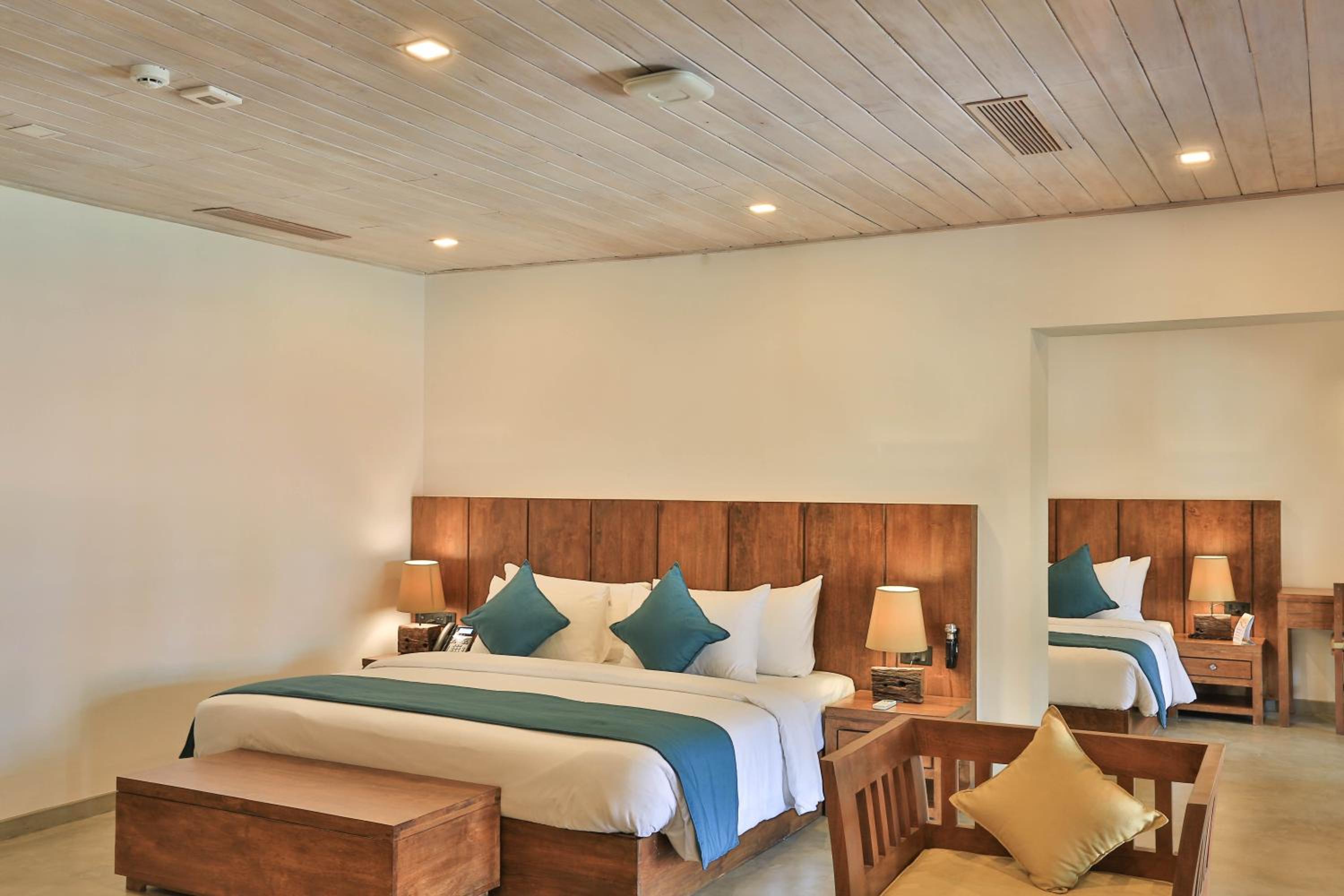 Deluxe Family Room