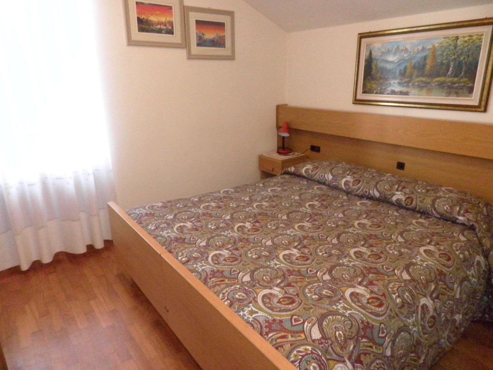 Two-Bedroom Apartment (3 Adults) - Attic photo 3