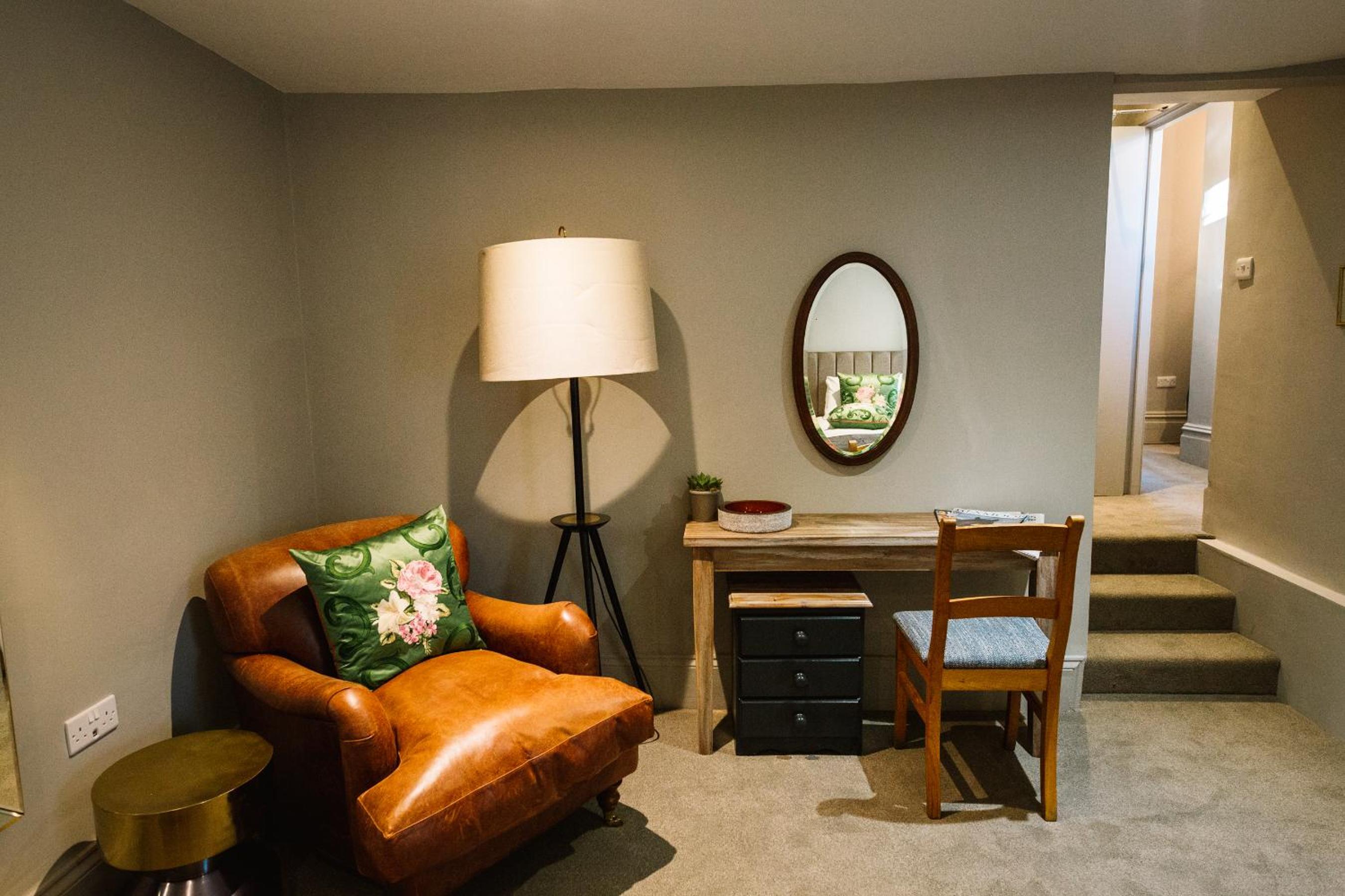 Deluxe Double or Twin Room - Photo 7