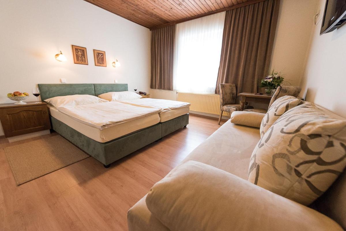 Standard Double Room photo 2
