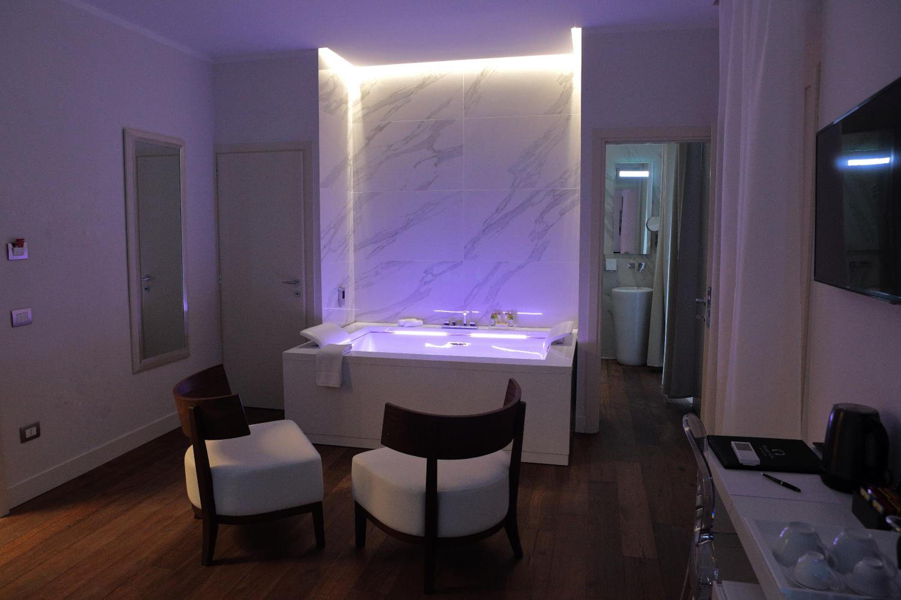 Superior Double Room with Spa Bath photo 1