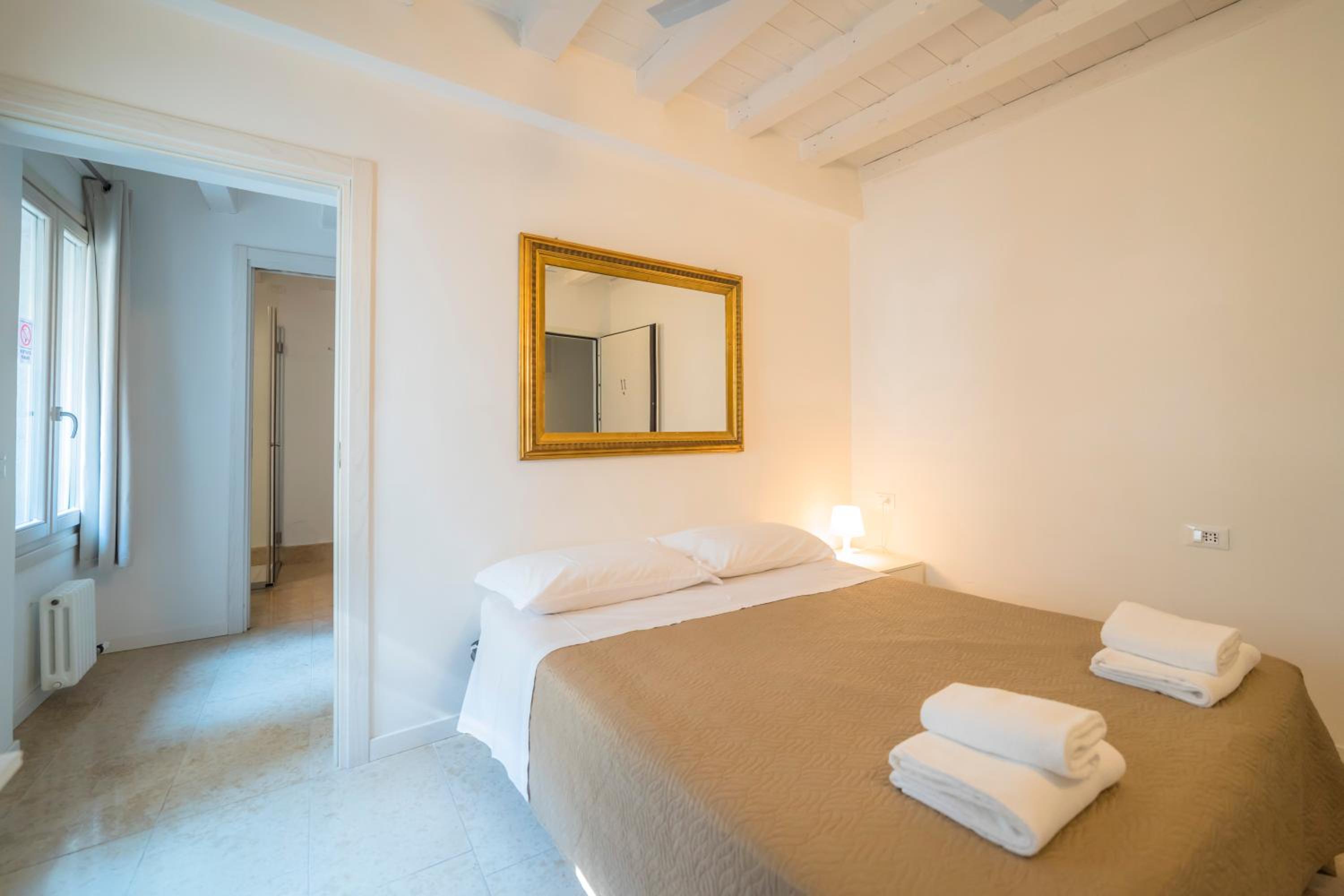 Economy Double Room photo 2